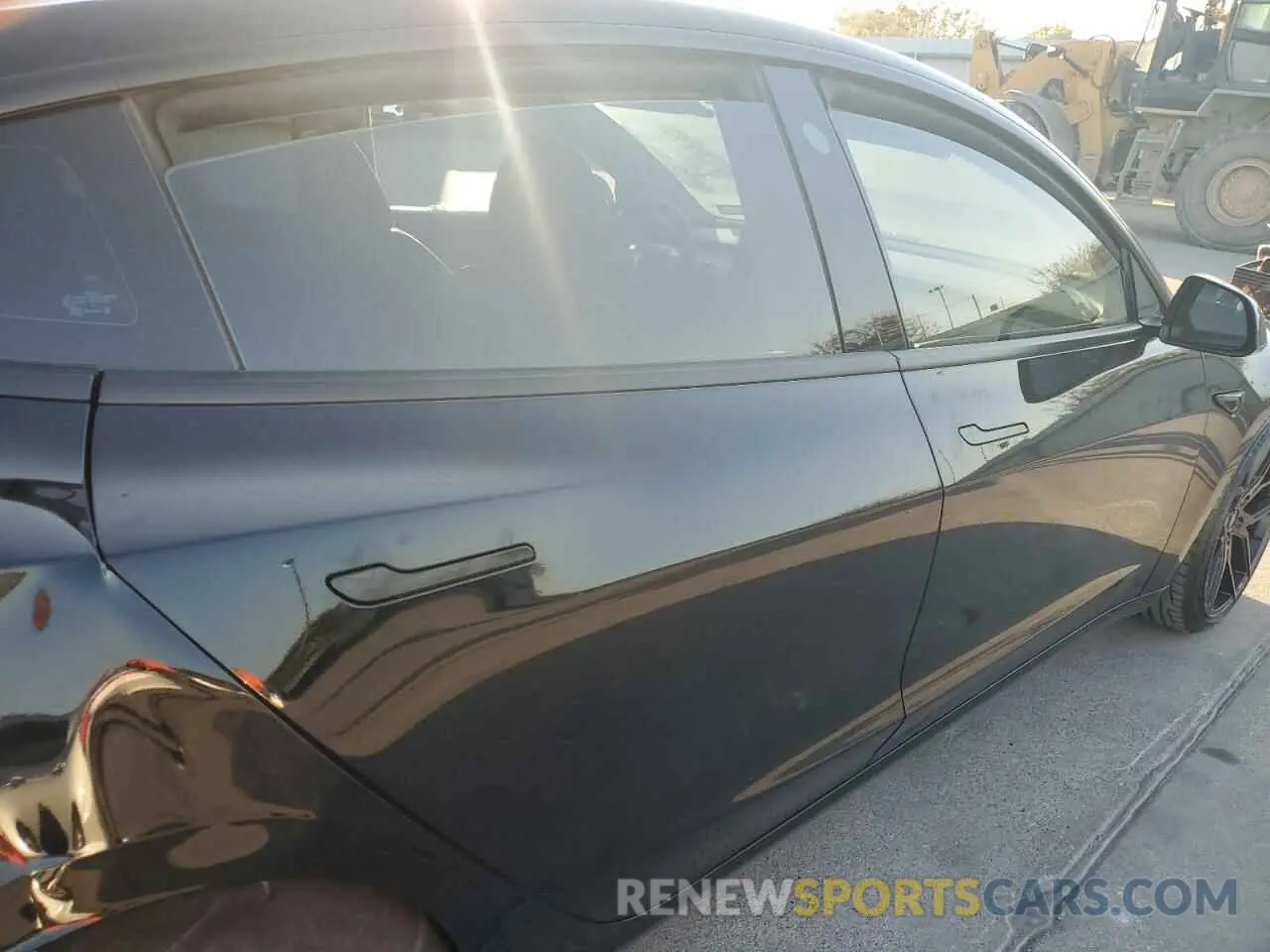 10 Photograph of a damaged car 5YJ3E1EA9PF439375 TESLA MODEL 3 2023