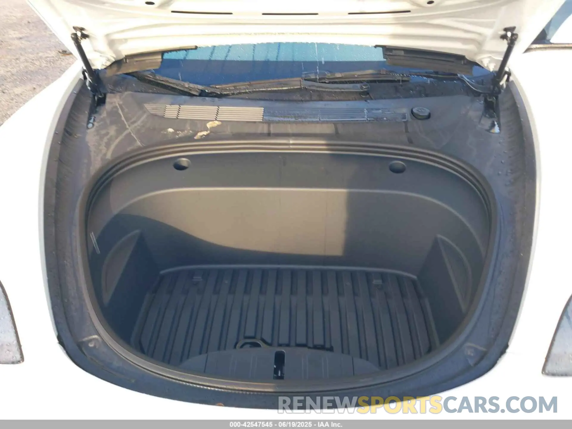 10 Photograph of a damaged car 5YJ3E1EA9PF479343 TESLA MODEL 3 2023