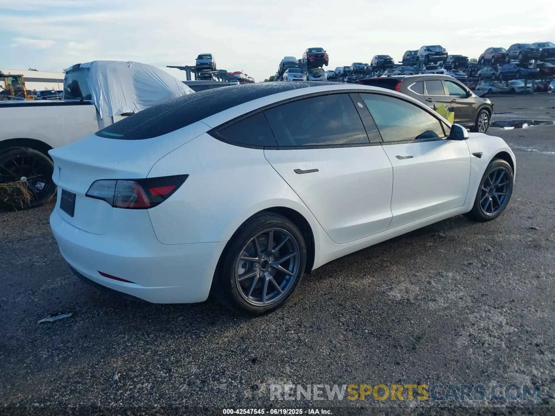 4 Photograph of a damaged car 5YJ3E1EA9PF479343 TESLA MODEL 3 2023