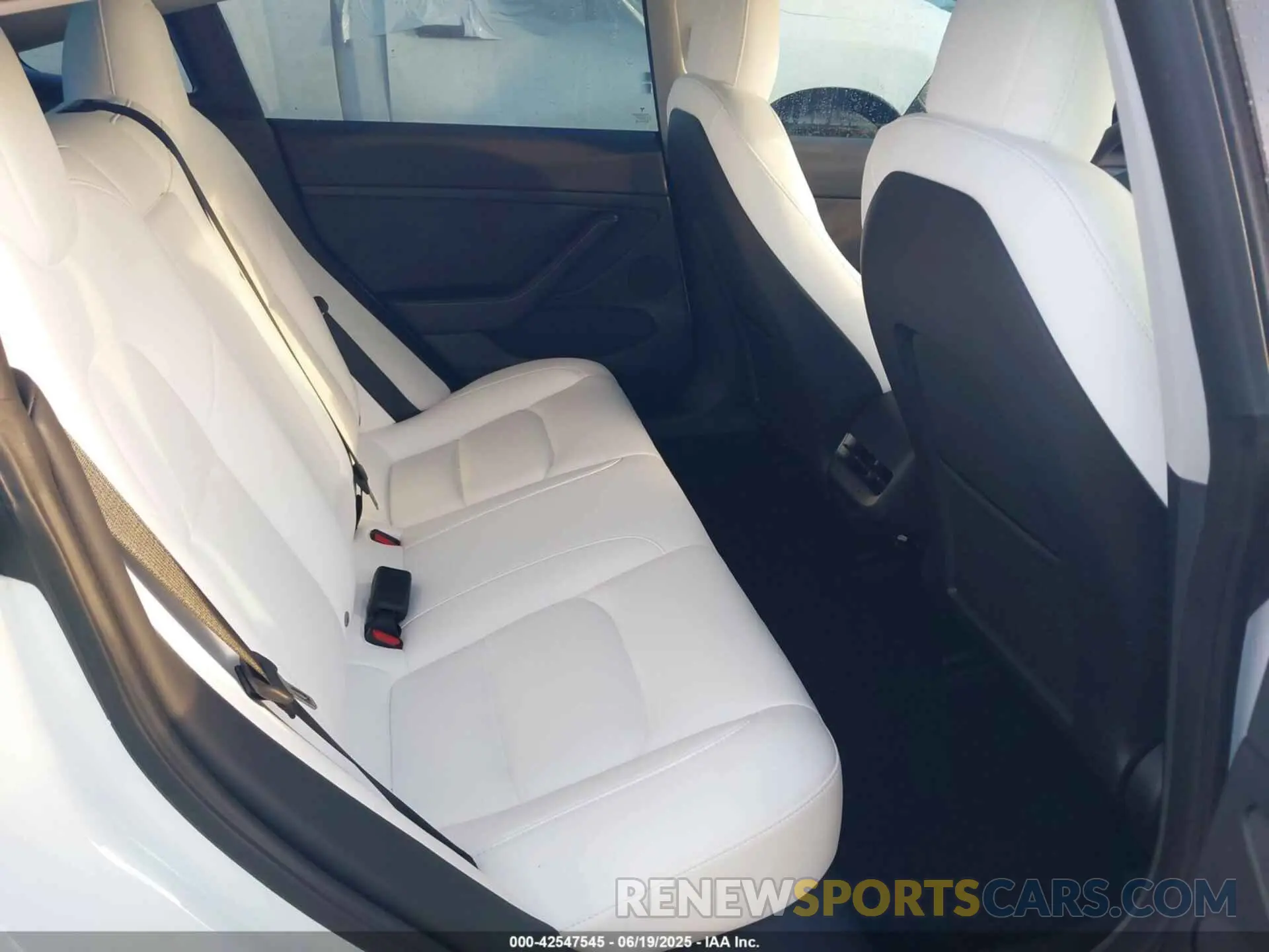 8 Photograph of a damaged car 5YJ3E1EA9PF479343 TESLA MODEL 3 2023