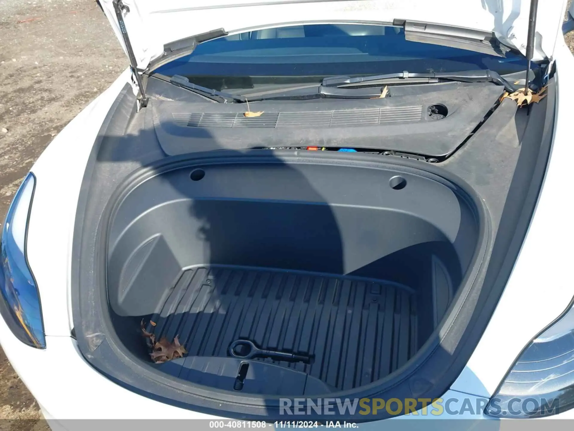 10 Photograph of a damaged car 5YJ3E1EA9PF489547 TESLA MODEL 3 2023