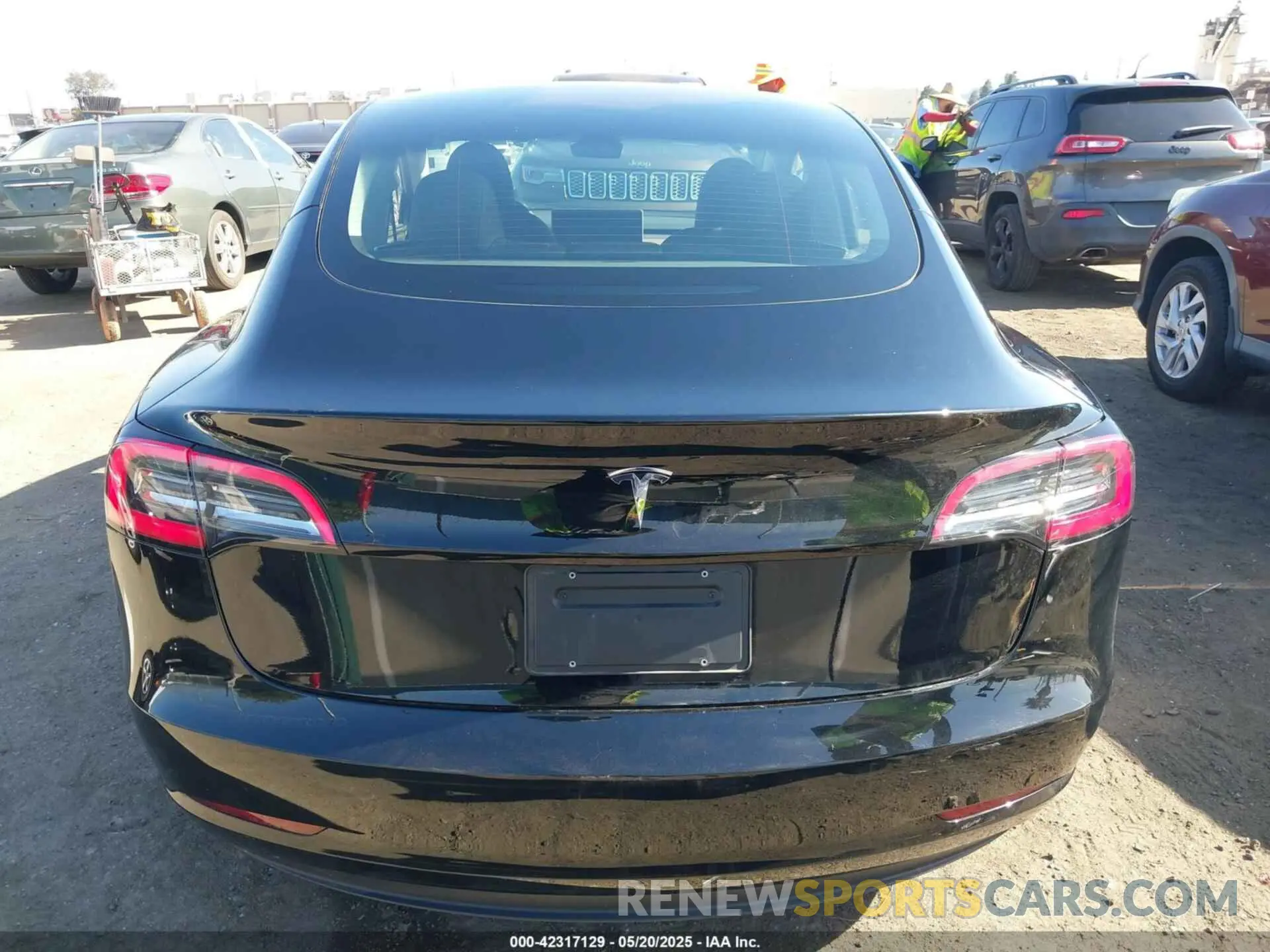 17 Photograph of a damaged car 5YJ3E1EA9PF541582 TESLA MODEL 3 2023