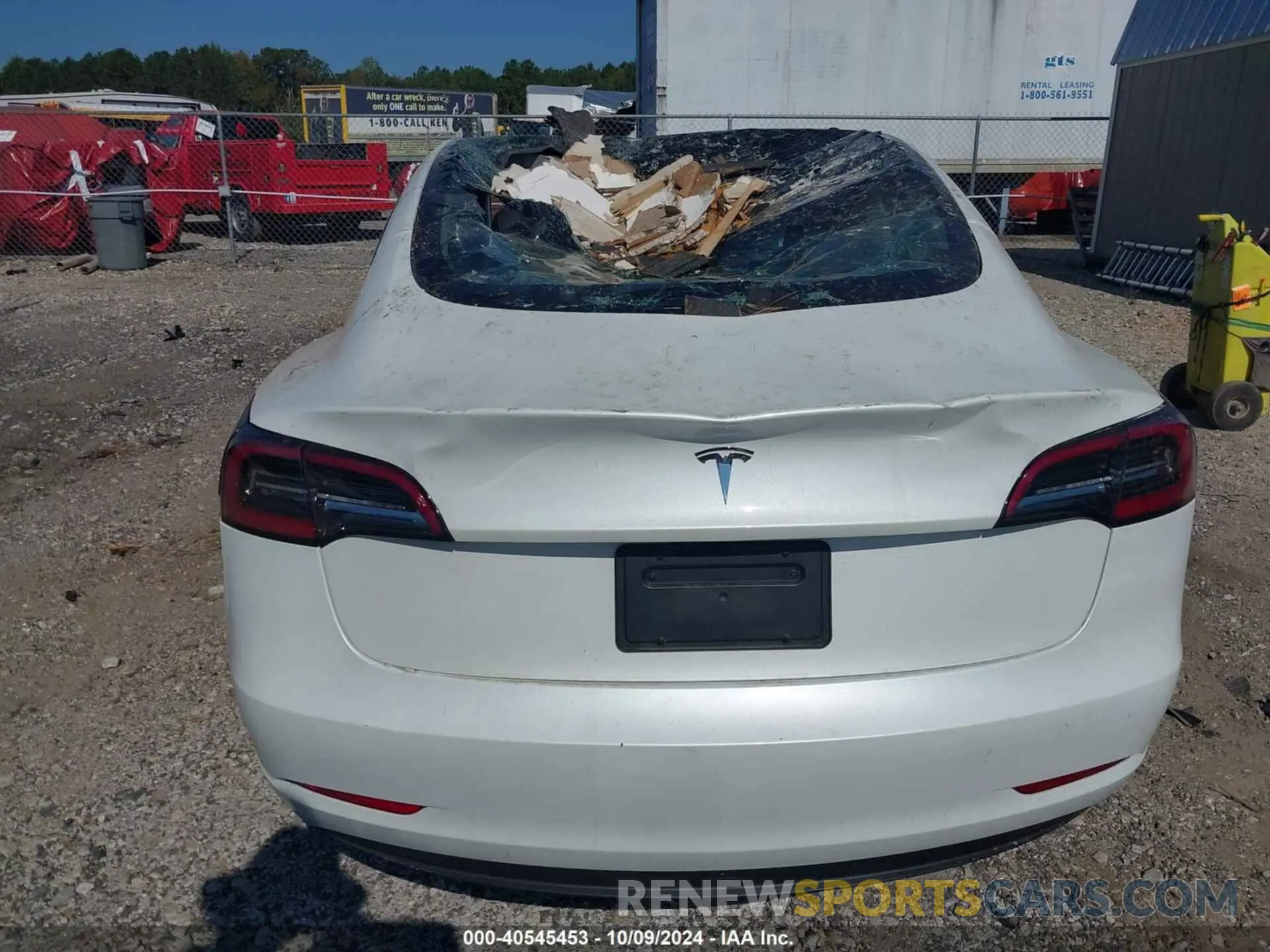 16 Photograph of a damaged car 5YJ3E1EA9PF547690 TESLA MODEL 3 2023