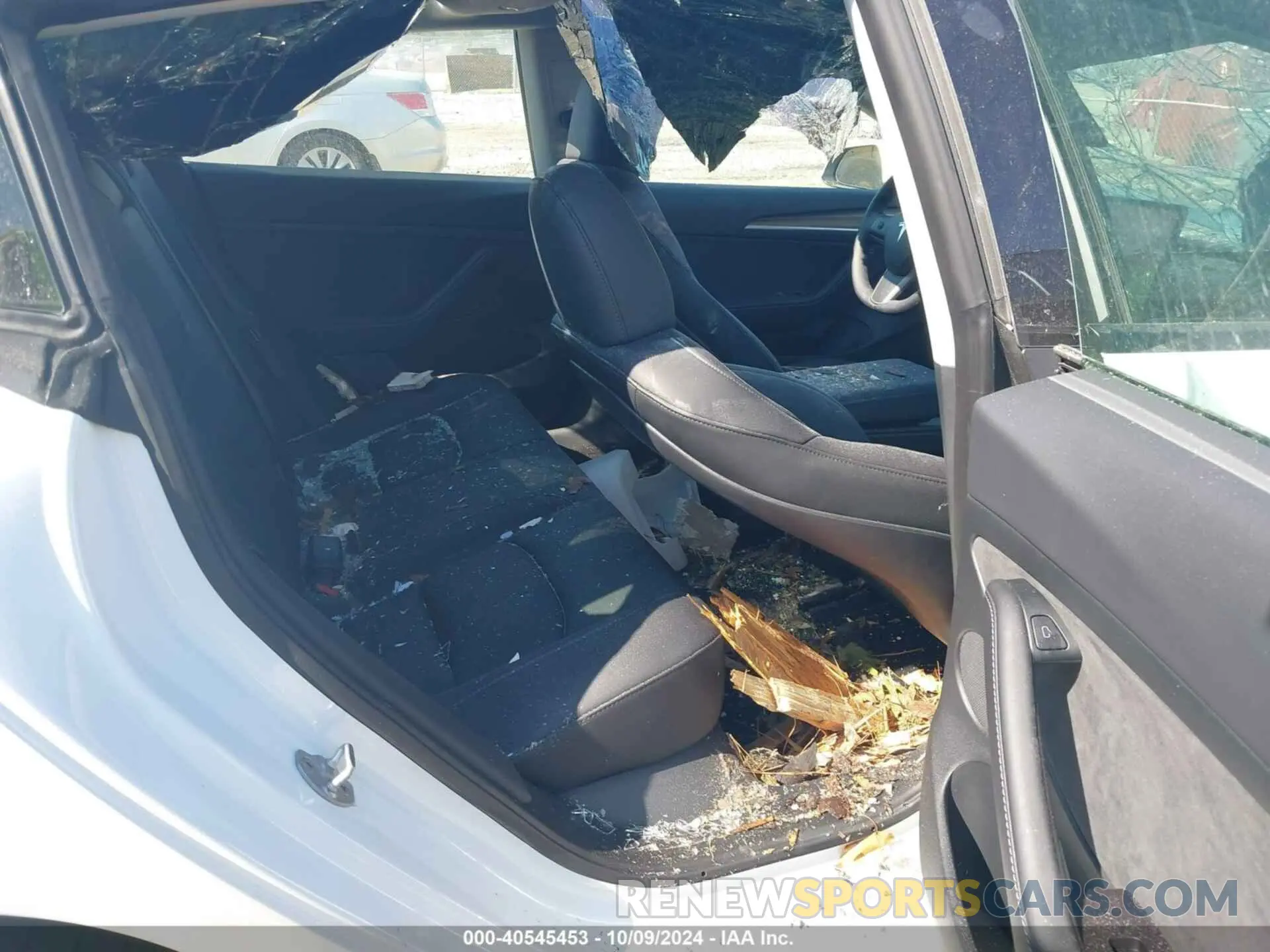 8 Photograph of a damaged car 5YJ3E1EA9PF547690 TESLA MODEL 3 2023