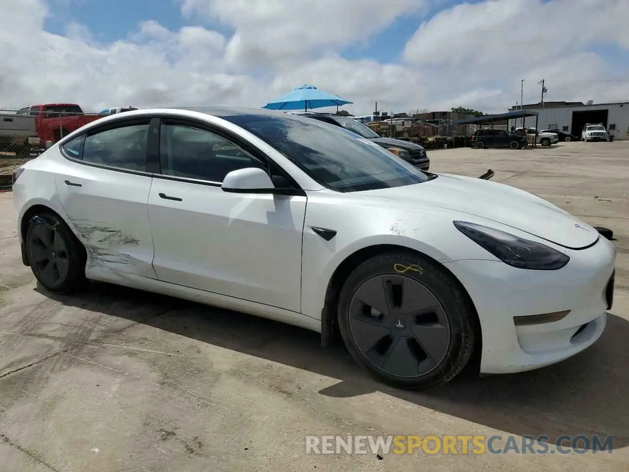4 Photograph of a damaged car 5YJ3E1EA9PF575733 TESLA MODEL 3 2023