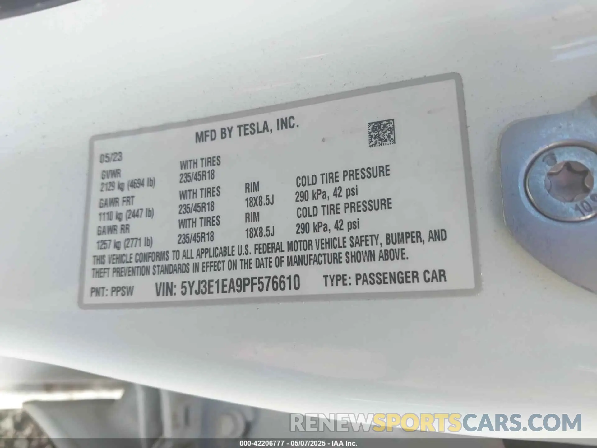 9 Photograph of a damaged car 5YJ3E1EA9PF576610 TESLA MODEL 3 2023