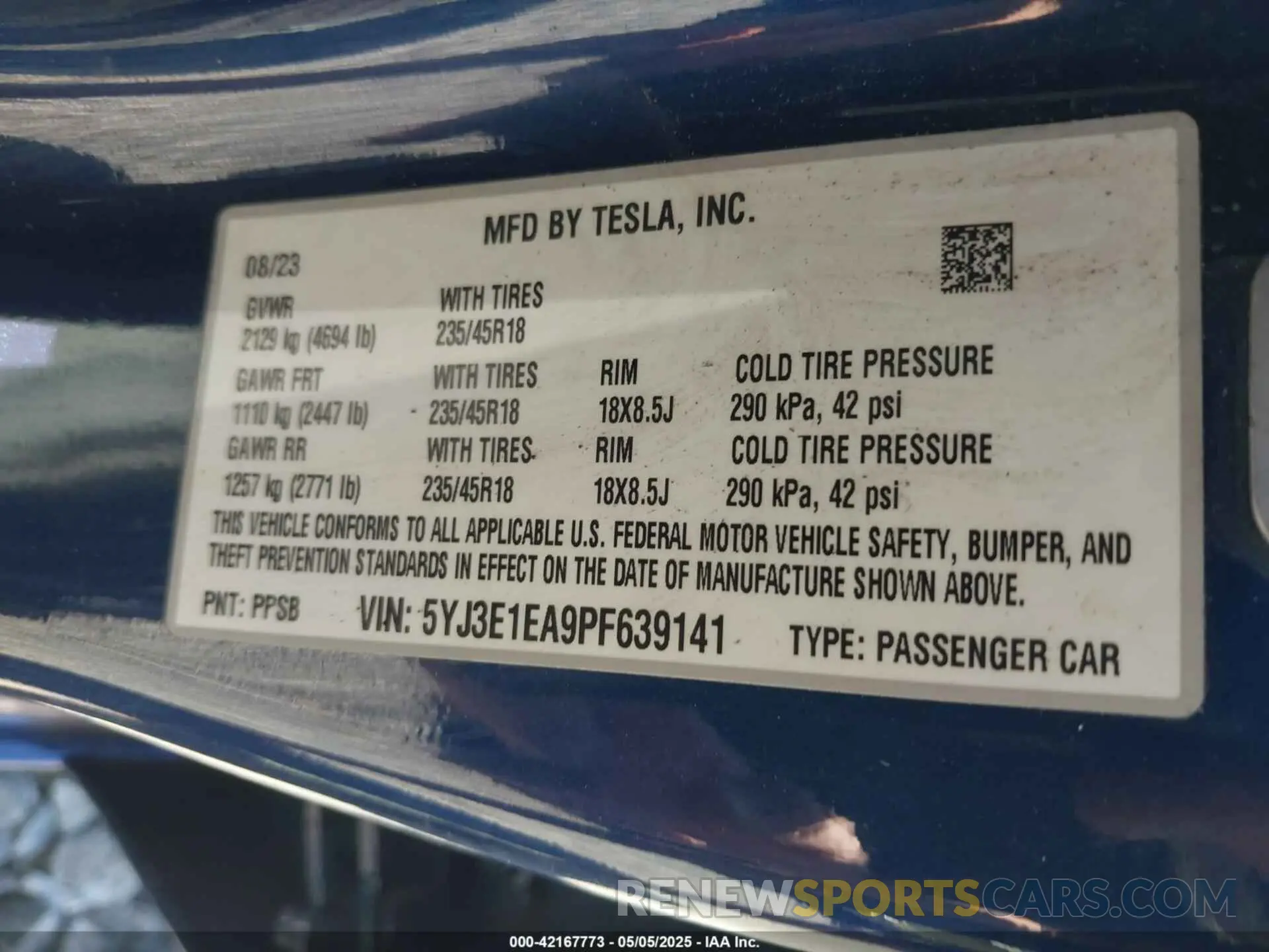 9 Photograph of a damaged car 5YJ3E1EA9PF639141 TESLA MODEL 3 2023
