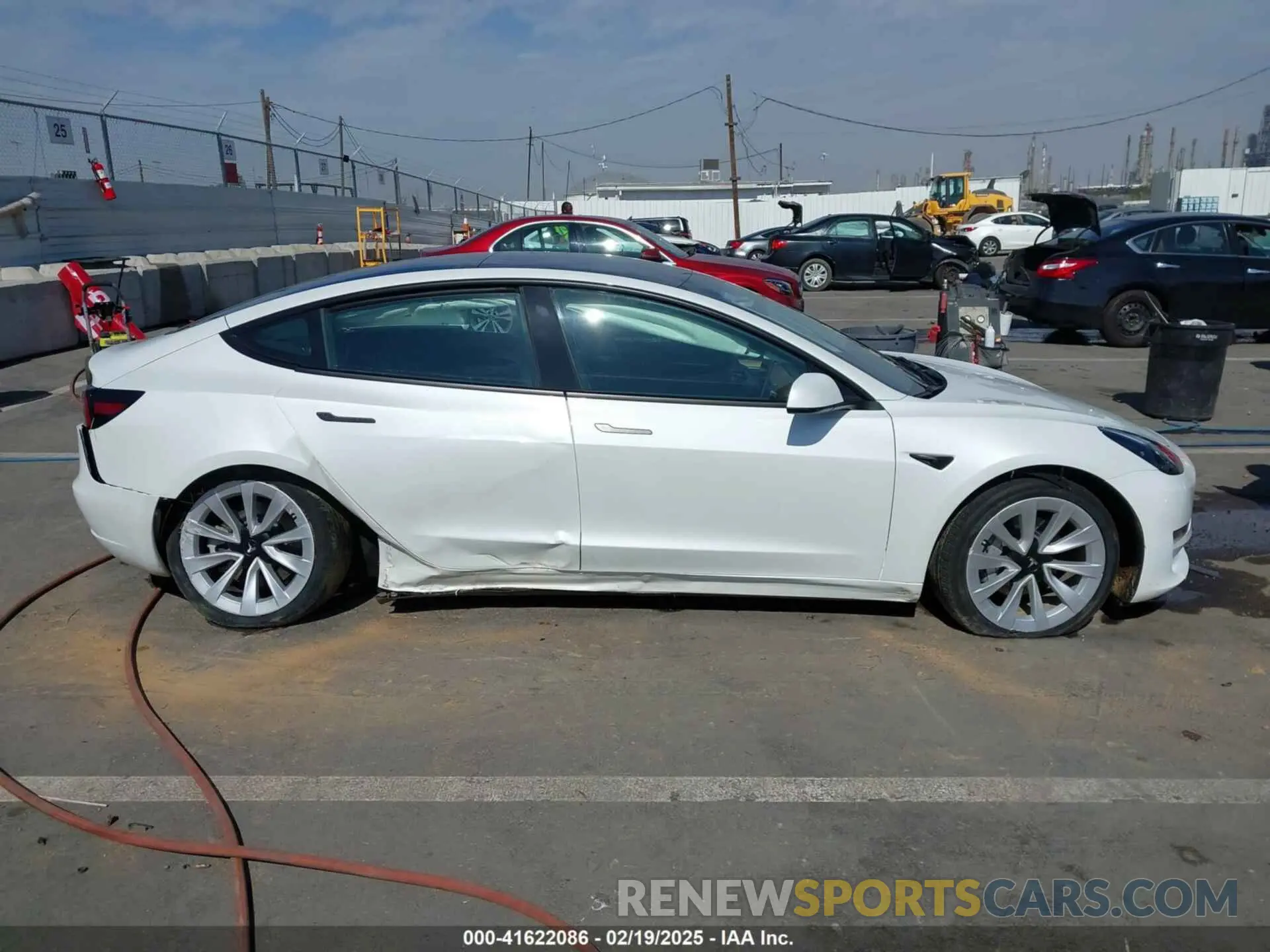 13 Фотография поврежденного автомобиля 5YJ3E1EA9PF640015 TESLA MODEL 3 2023