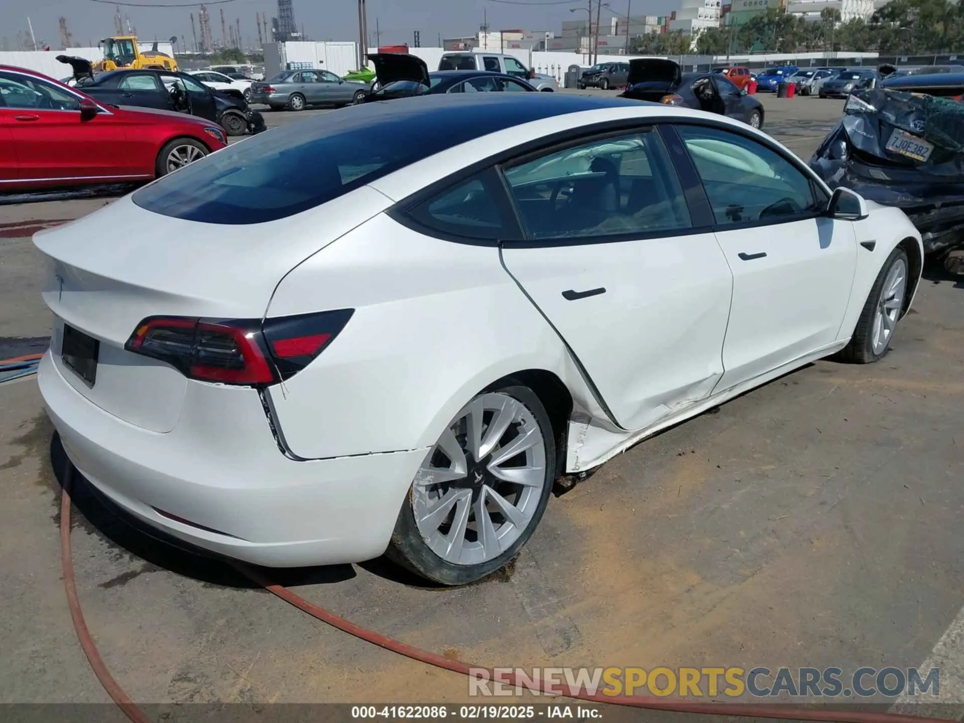 4 Фотография поврежденного автомобиля 5YJ3E1EA9PF640015 TESLA MODEL 3 2023