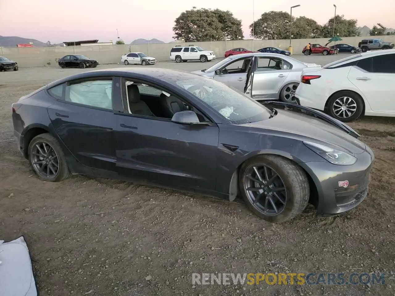 4 Фотография поврежденного автомобиля 5YJ3E1EA9PF642587 TESLA MODEL 3 2023