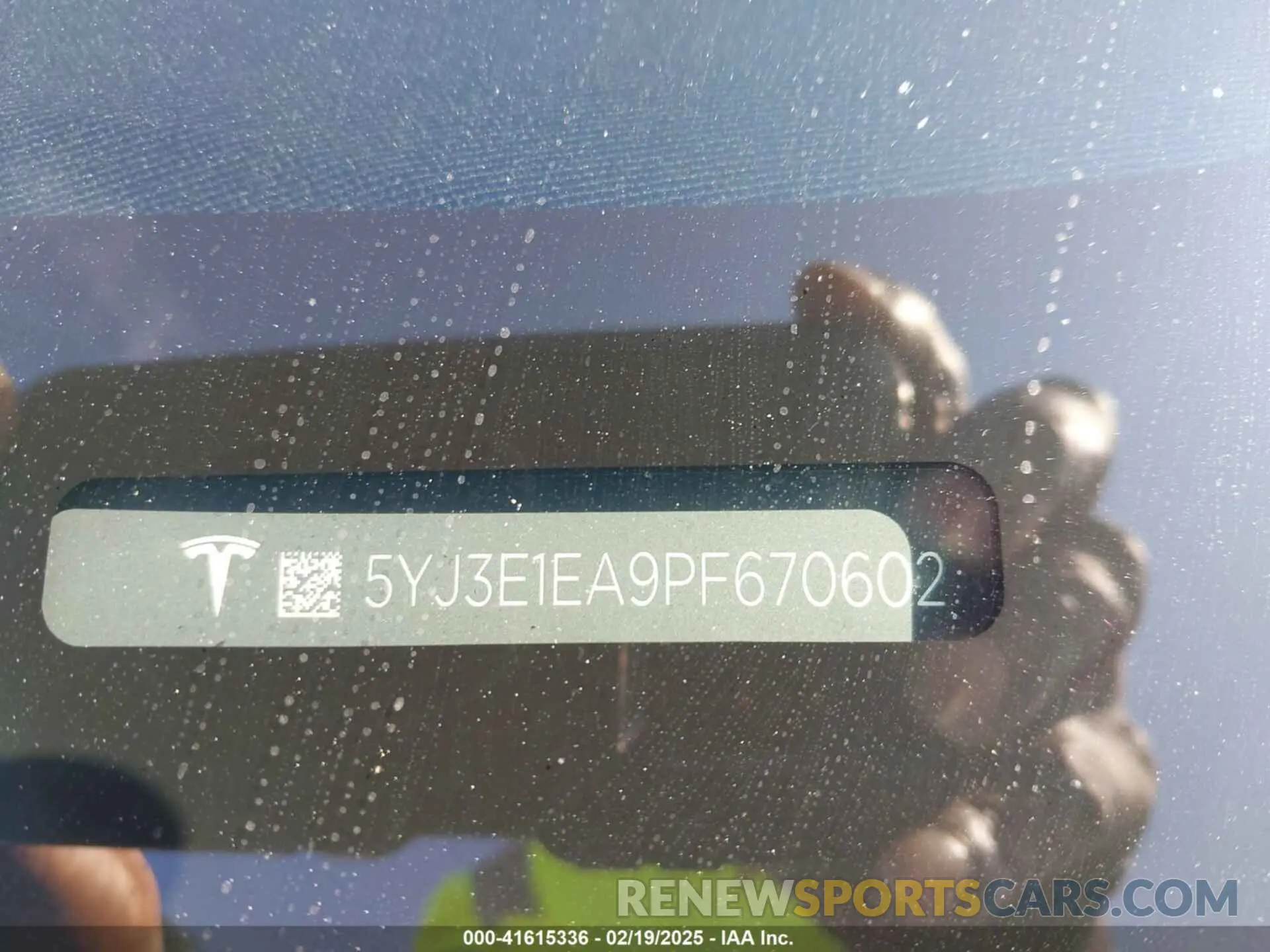 9 Photograph of a damaged car 5YJ3E1EA9PF670602 TESLA MODEL 3 2023