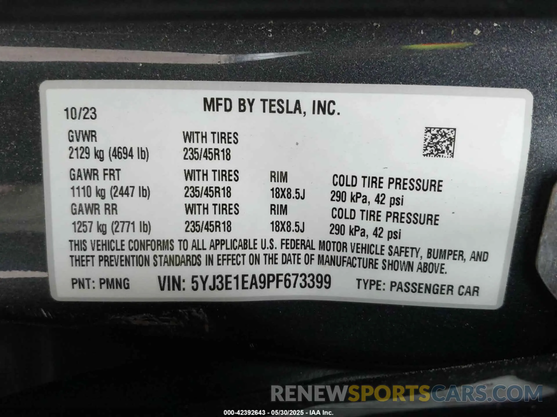 9 Photograph of a damaged car 5YJ3E1EA9PF673399 TESLA MODEL 3 2023