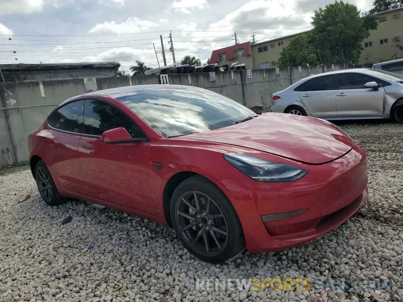 4 Photograph of a damaged car 5YJ3E1EA9PF684113 TESLA MODEL 3 2023