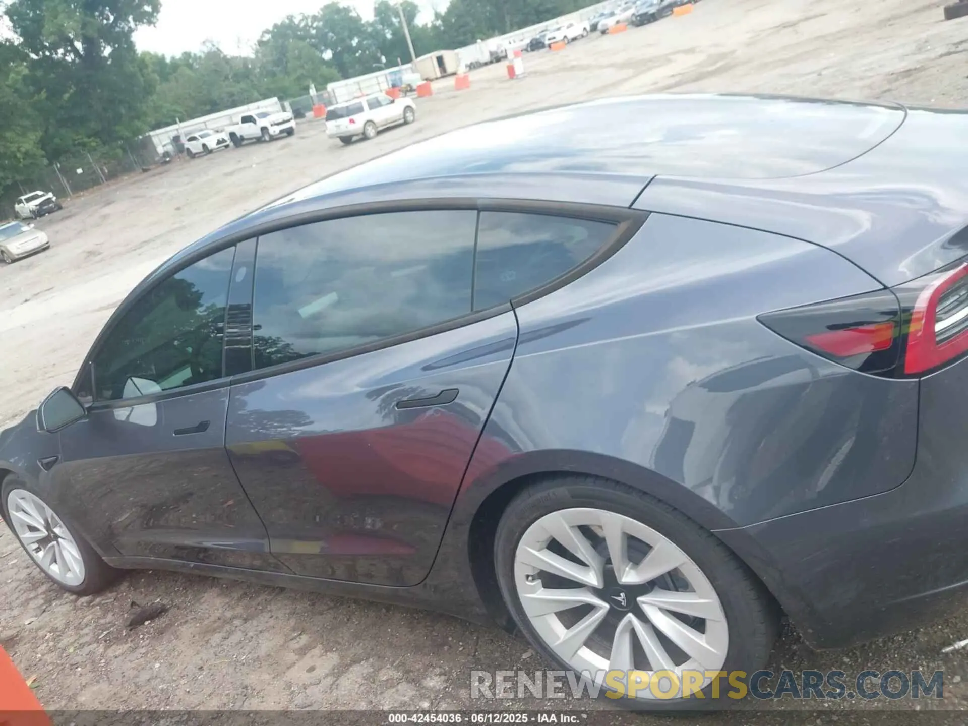 13 Фотография поврежденного автомобиля 5YJ3E1EA9PF687349 TESLA MODEL 3 2023