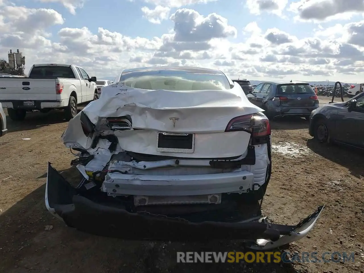 6 Photograph of a damaged car 5YJ3E1EA9PF713917 TESLA MODEL 3 2023