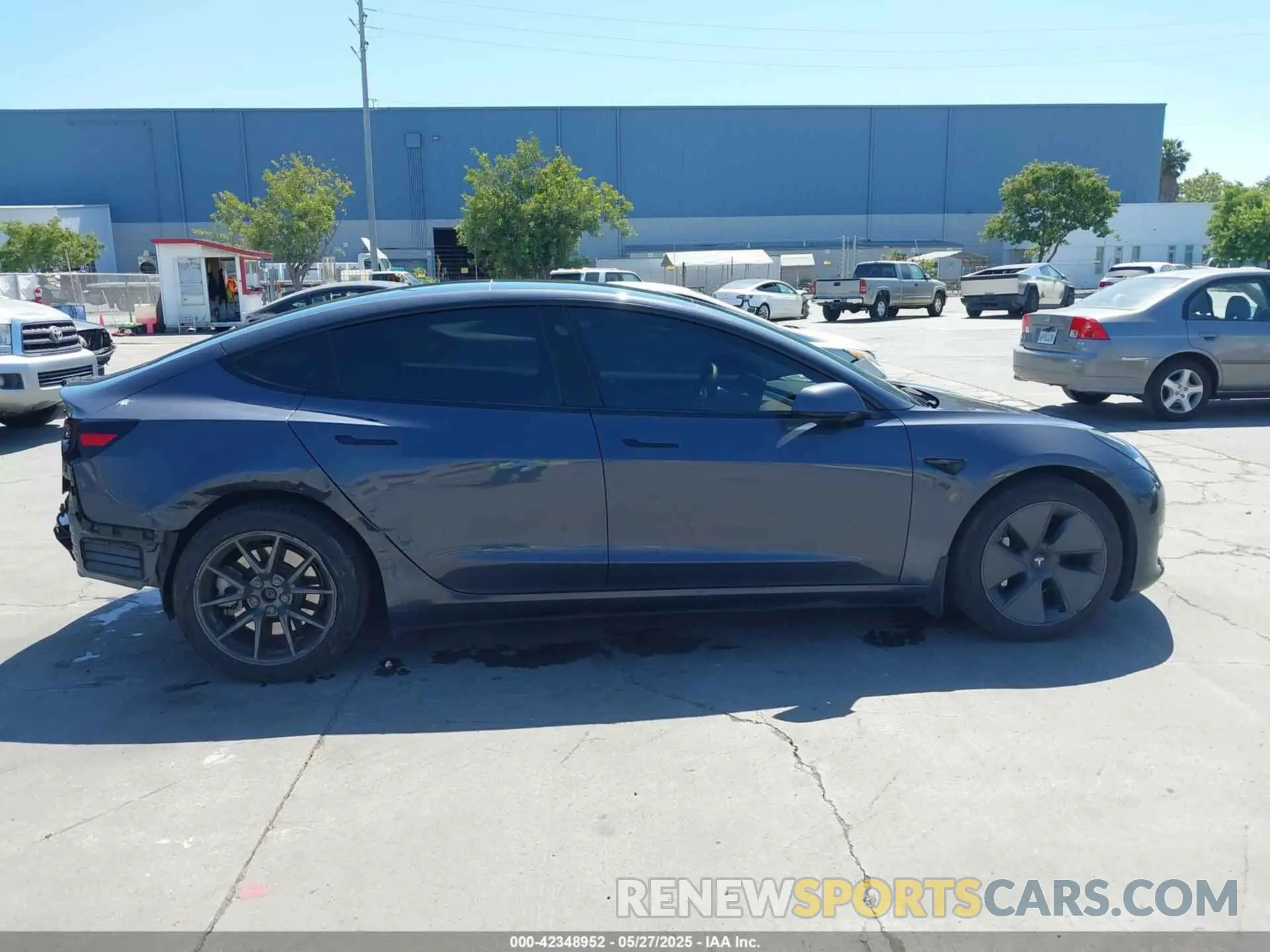 14 Фотография поврежденного автомобиля 5YJ3E1EAXPF405588 TESLA MODEL 3 2023