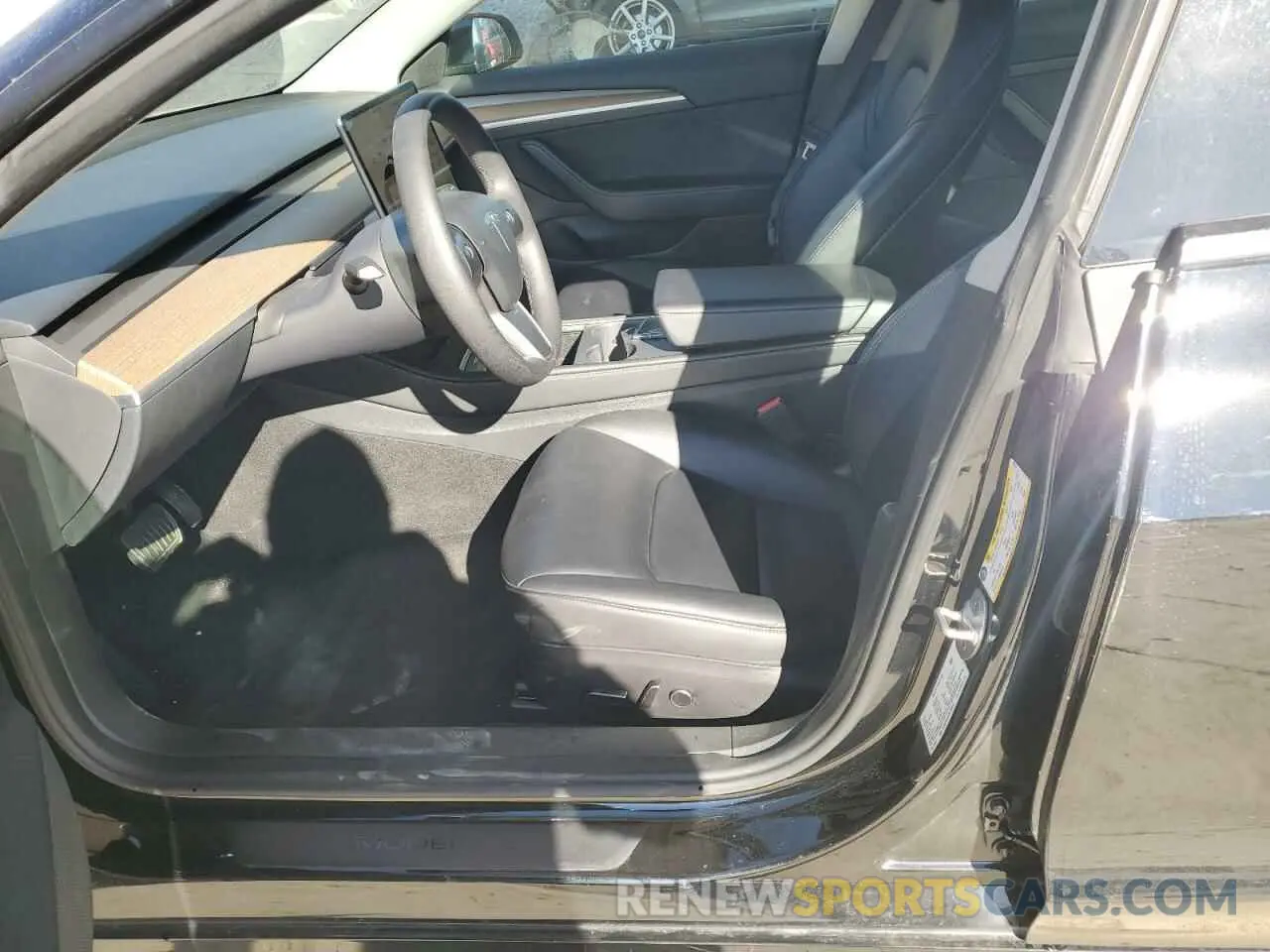 7 Photograph of a damaged car 5YJ3E1EAXPF438512 TESLA MODEL 3 2023