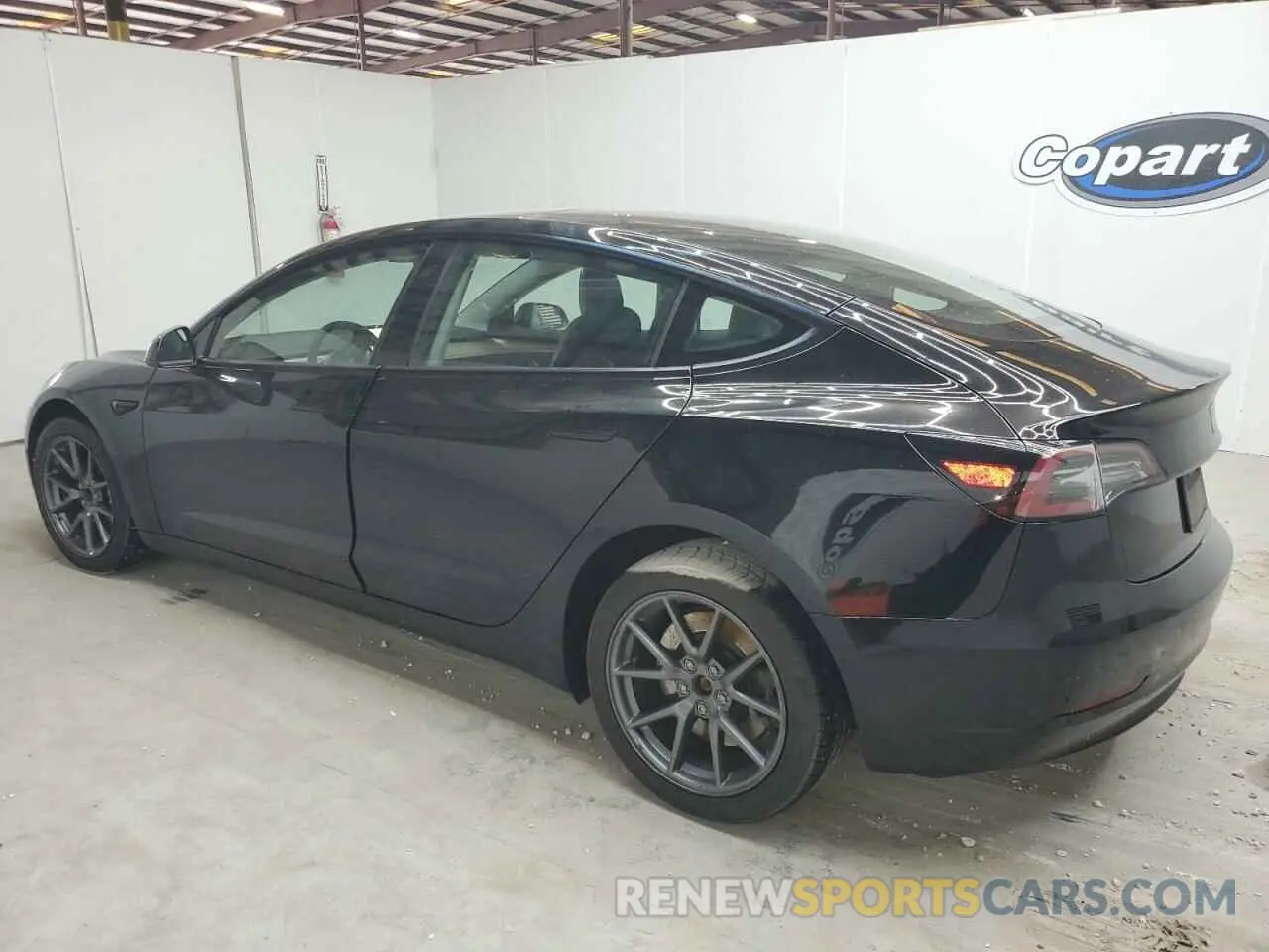 2 Фотография поврежденного автомобиля 5YJ3E1EAXPF453723 TESLA MODEL 3 2023