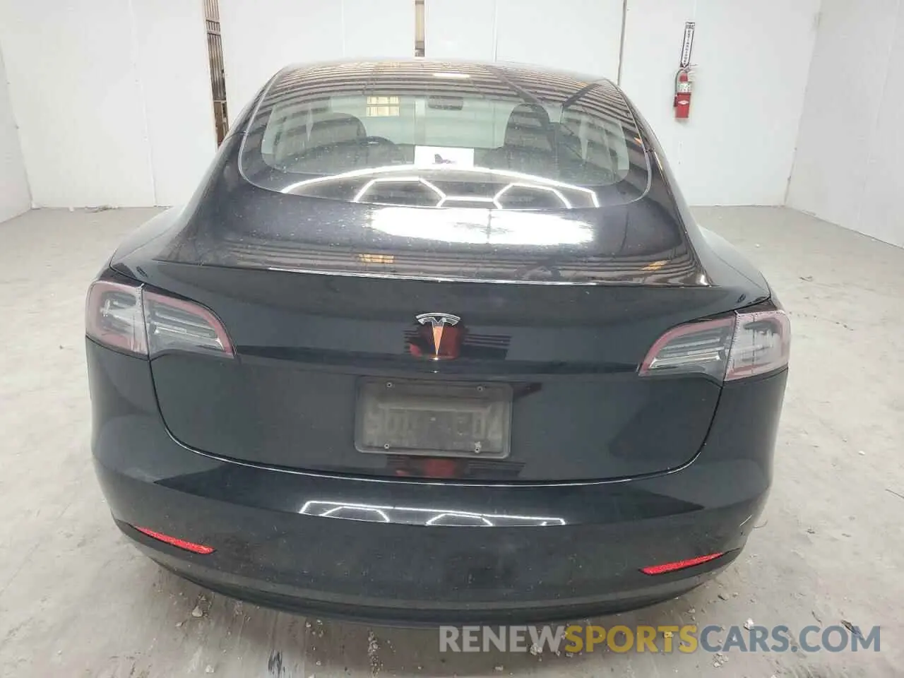 6 Фотография поврежденного автомобиля 5YJ3E1EAXPF453723 TESLA MODEL 3 2023