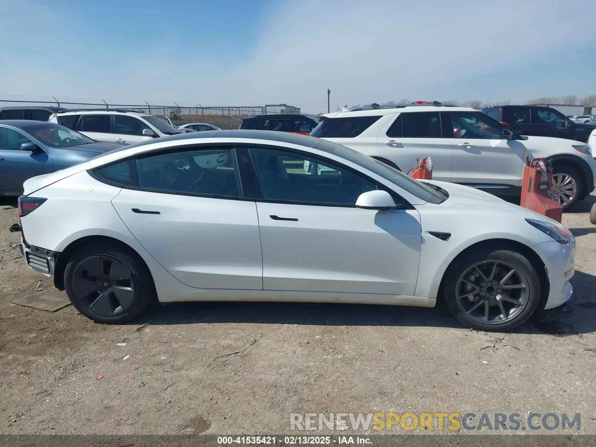 13 Фотография поврежденного автомобиля 5YJ3E1EAXPF505951 TESLA MODEL 3 2023