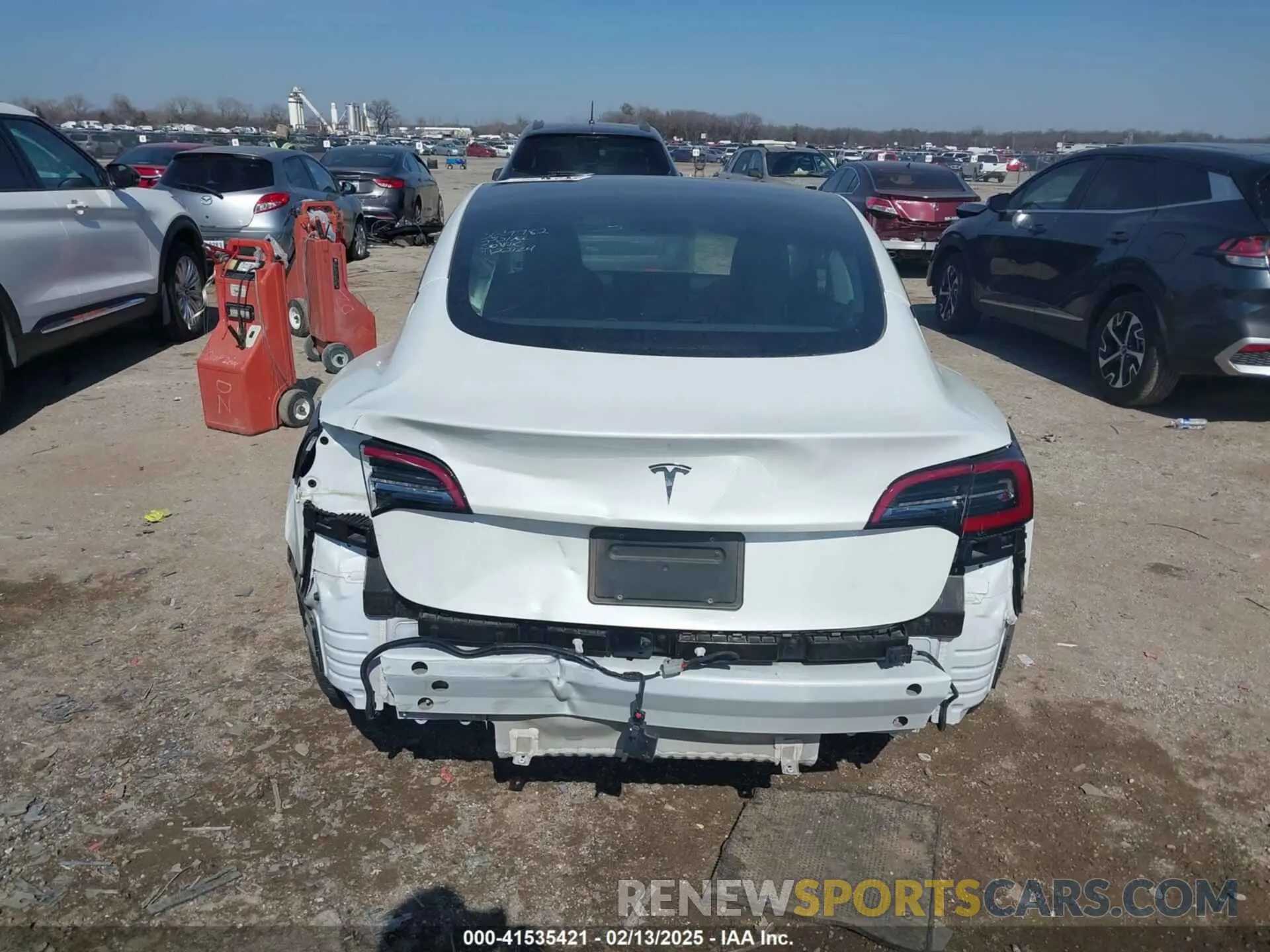16 Фотография поврежденного автомобиля 5YJ3E1EAXPF505951 TESLA MODEL 3 2023