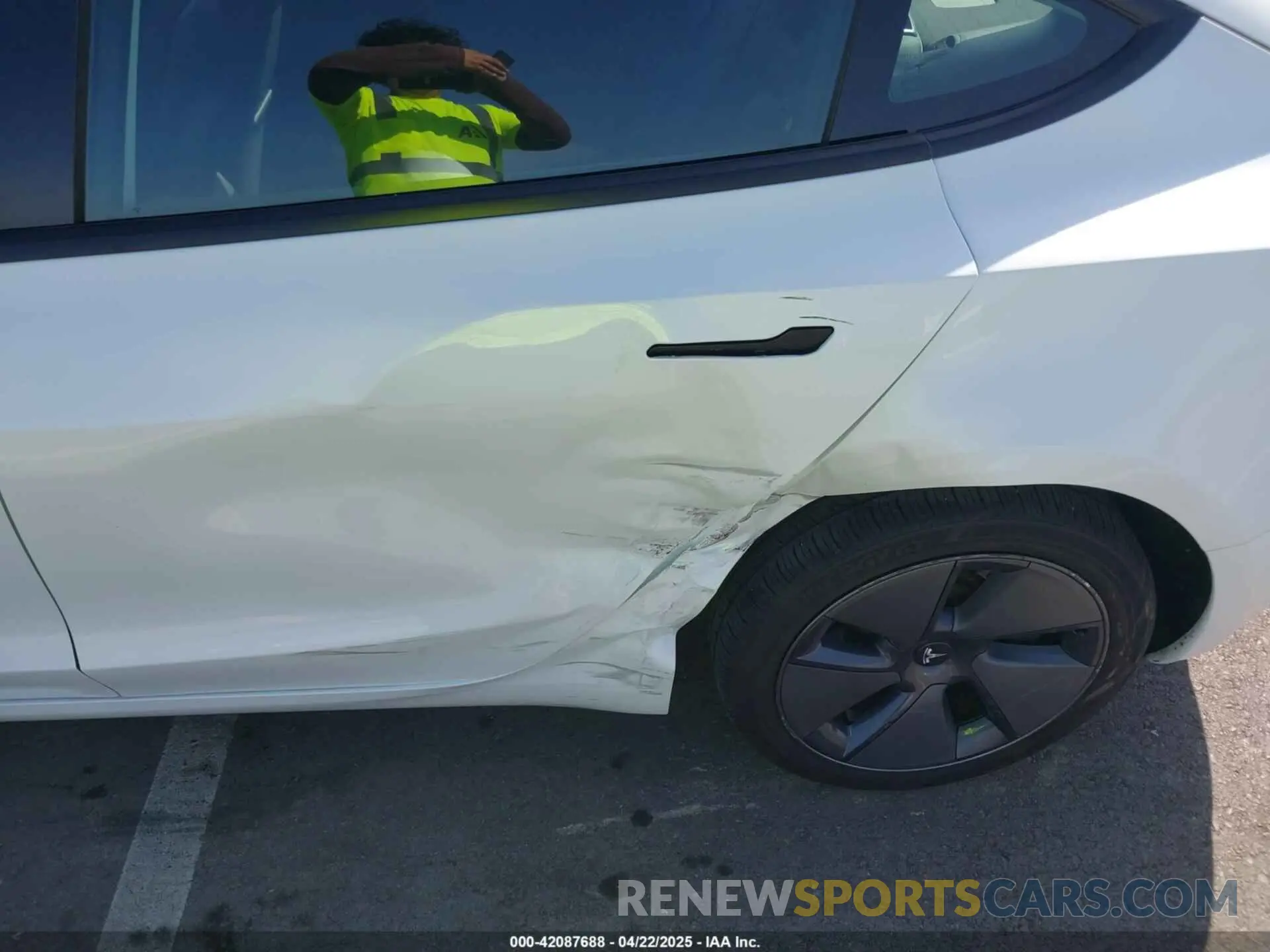 6 Photograph of a damaged car 5YJ3E1EAXPF506310 TESLA MODEL 3 2023