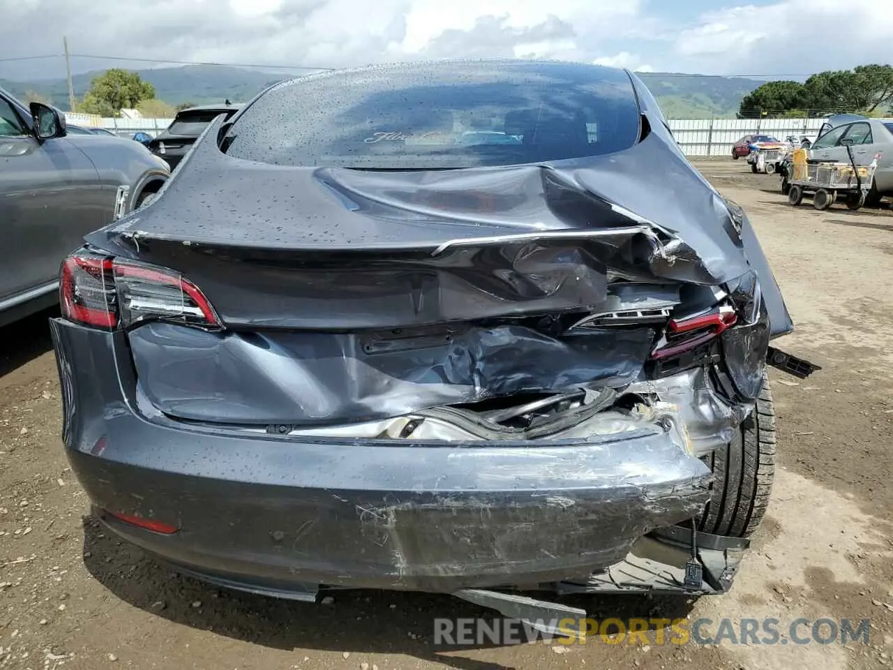 6 Фотография поврежденного автомобиля 5YJ3E1EAXPF546757 TESLA MODEL 3 2023