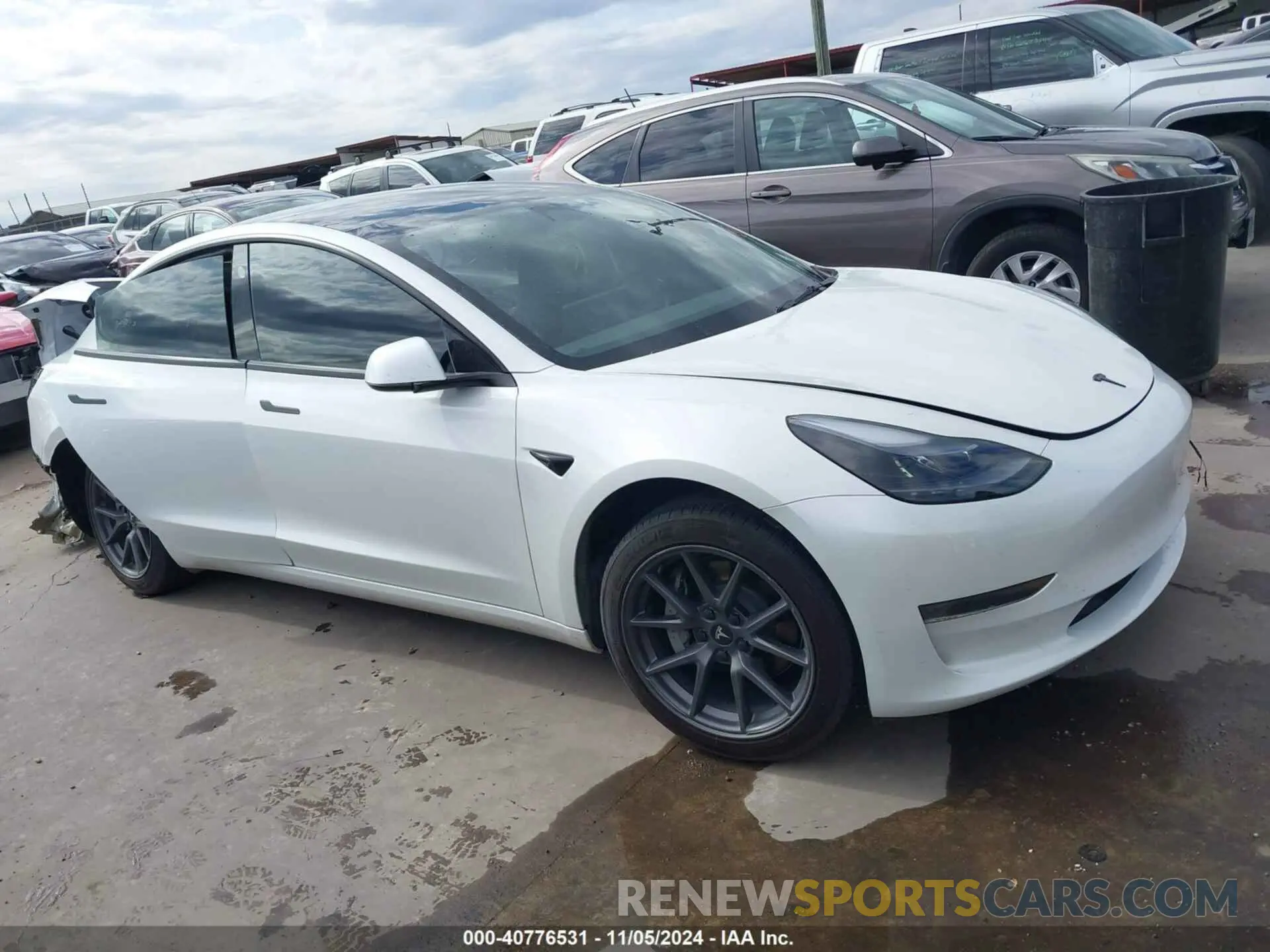 13 Фотография поврежденного автомобиля 5YJ3E1EAXPF568063 TESLA MODEL 3 2023