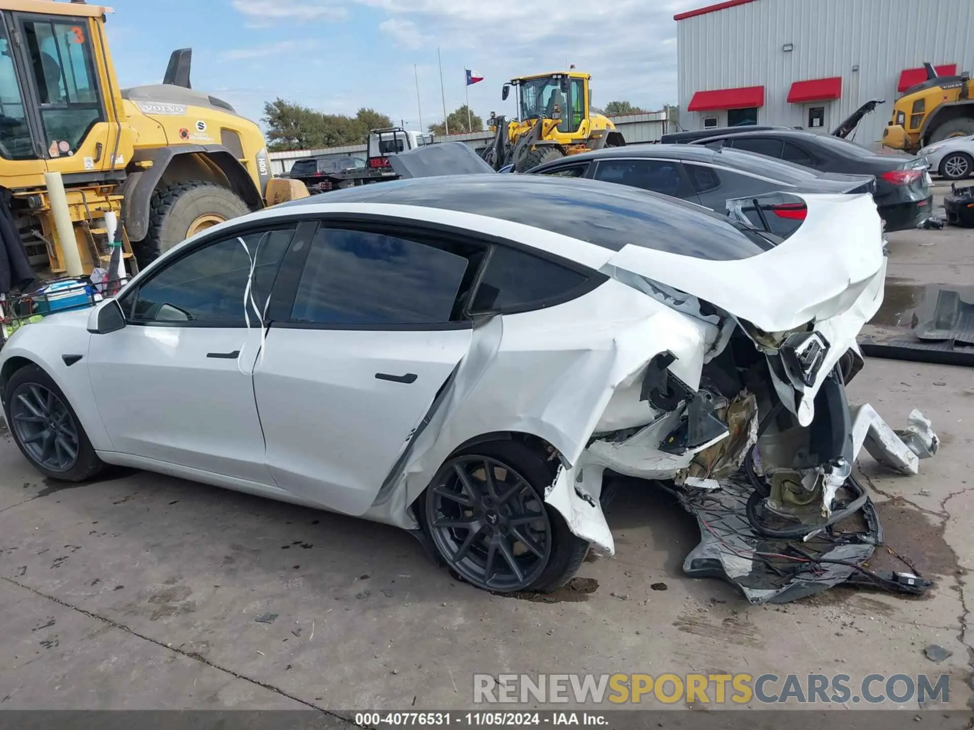 14 Фотография поврежденного автомобиля 5YJ3E1EAXPF568063 TESLA MODEL 3 2023