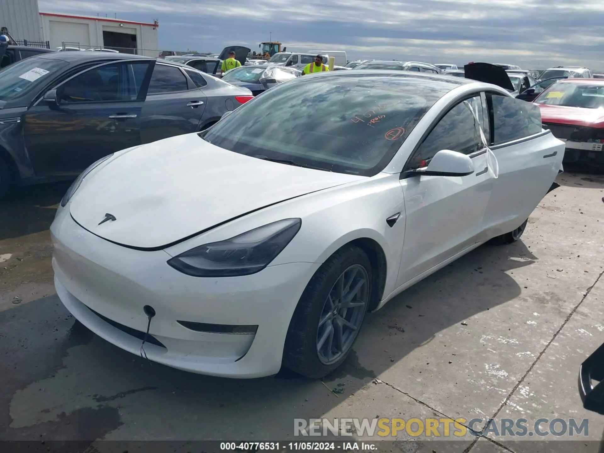 2 Фотография поврежденного автомобиля 5YJ3E1EAXPF568063 TESLA MODEL 3 2023