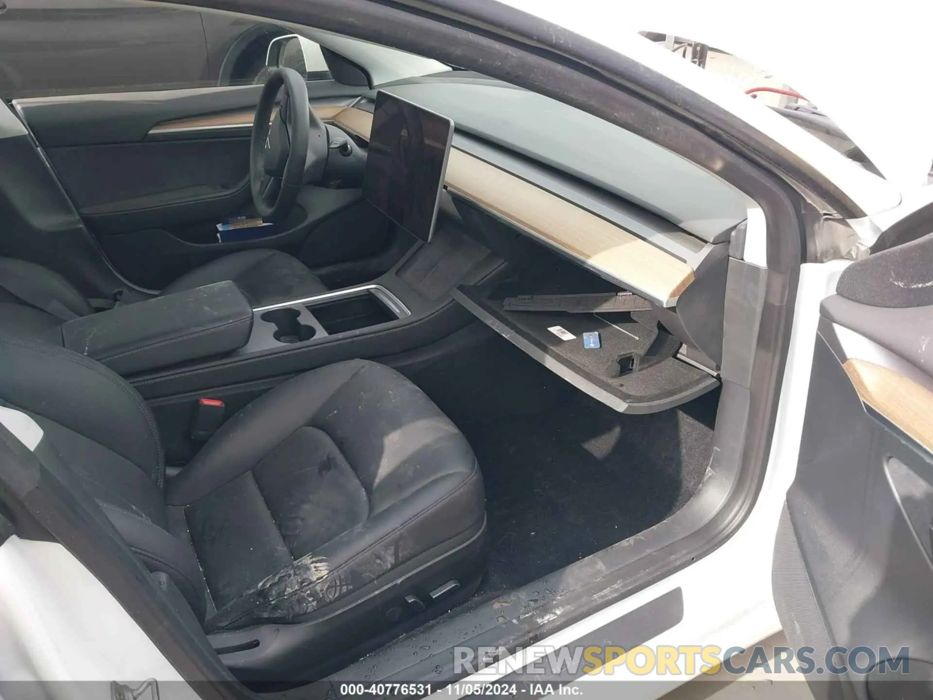 5 Фотография поврежденного автомобиля 5YJ3E1EAXPF568063 TESLA MODEL 3 2023