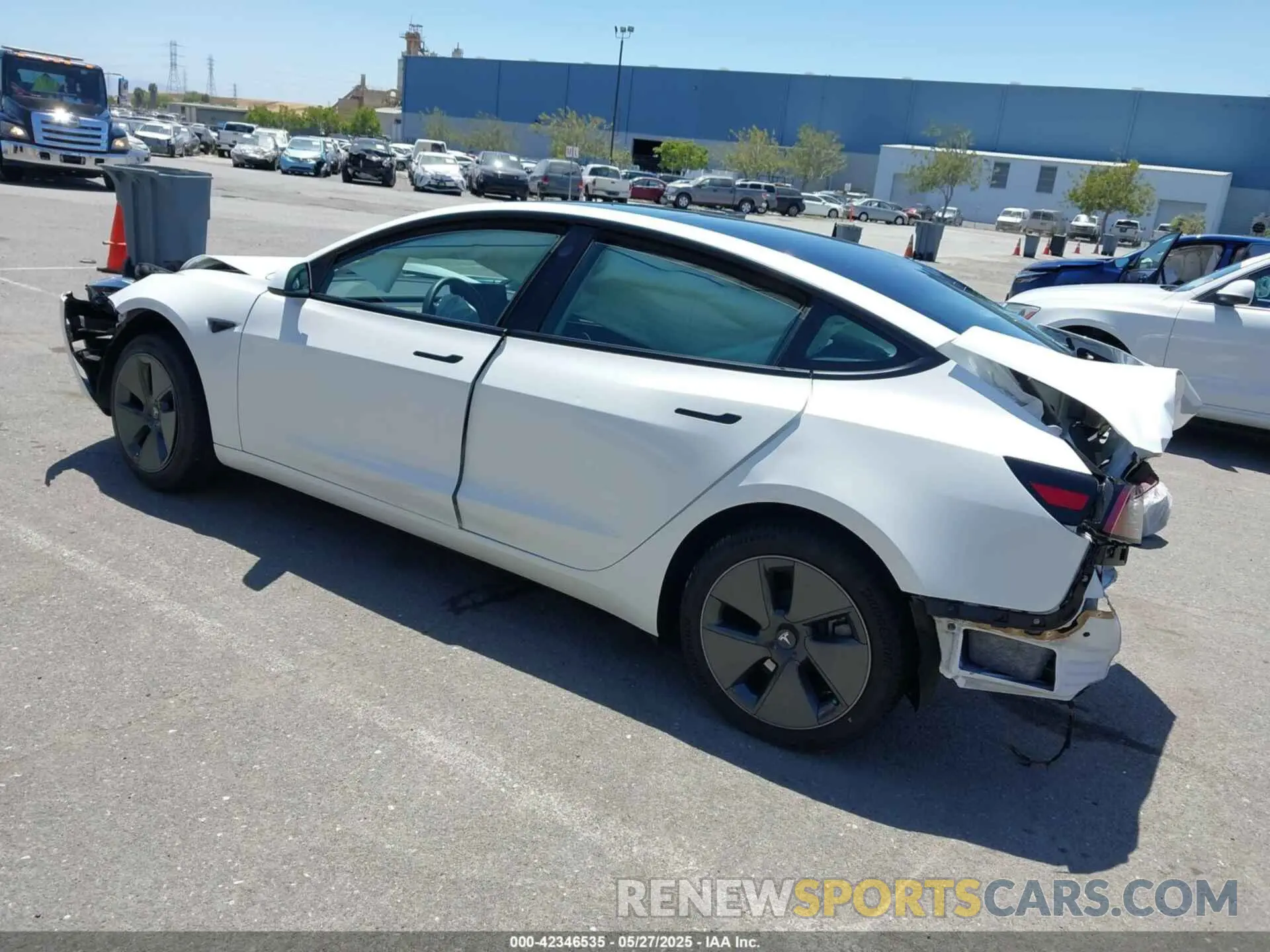 3 Фотография поврежденного автомобиля 5YJ3E1EAXPF568984 TESLA MODEL 3 2023