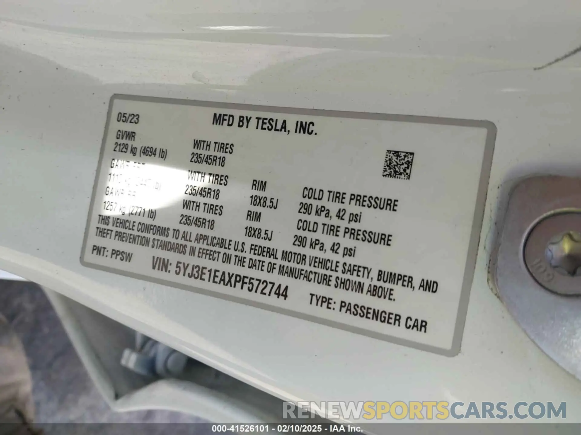 9 Photograph of a damaged car 5YJ3E1EAXPF572744 TESLA MODEL 3 2023