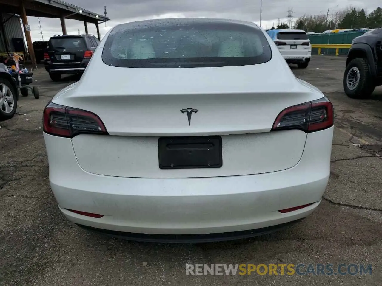 6 Фотография поврежденного автомобиля 5YJ3E1EAXPF600008 TESLA MODEL 3 2023
