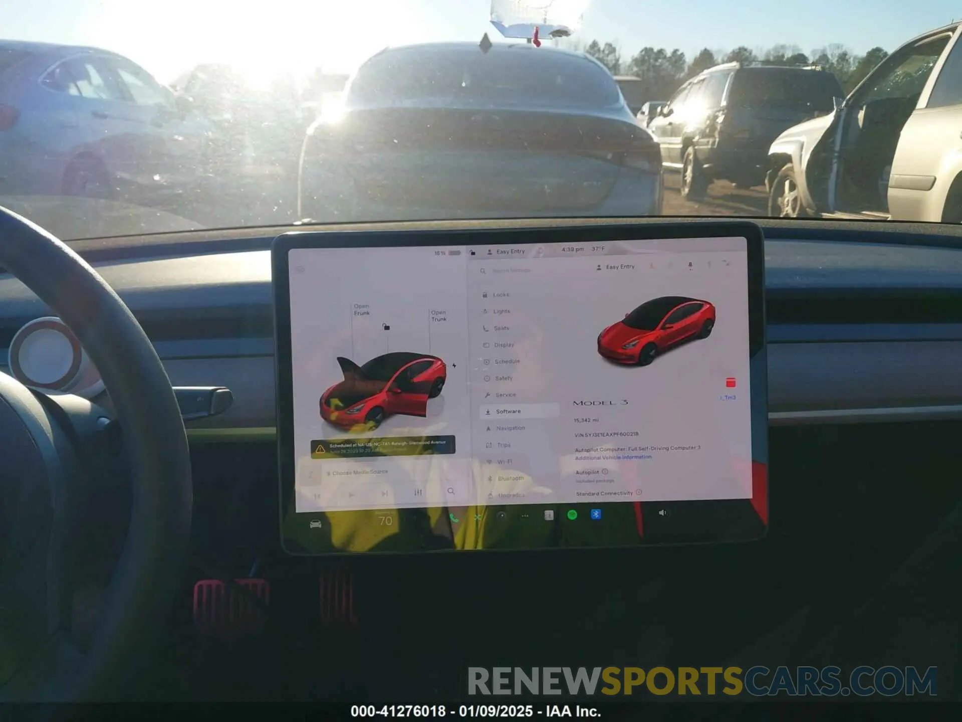 18 Фотография поврежденного автомобиля 5YJ3E1EAXPF600218 TESLA MODEL 3 2023