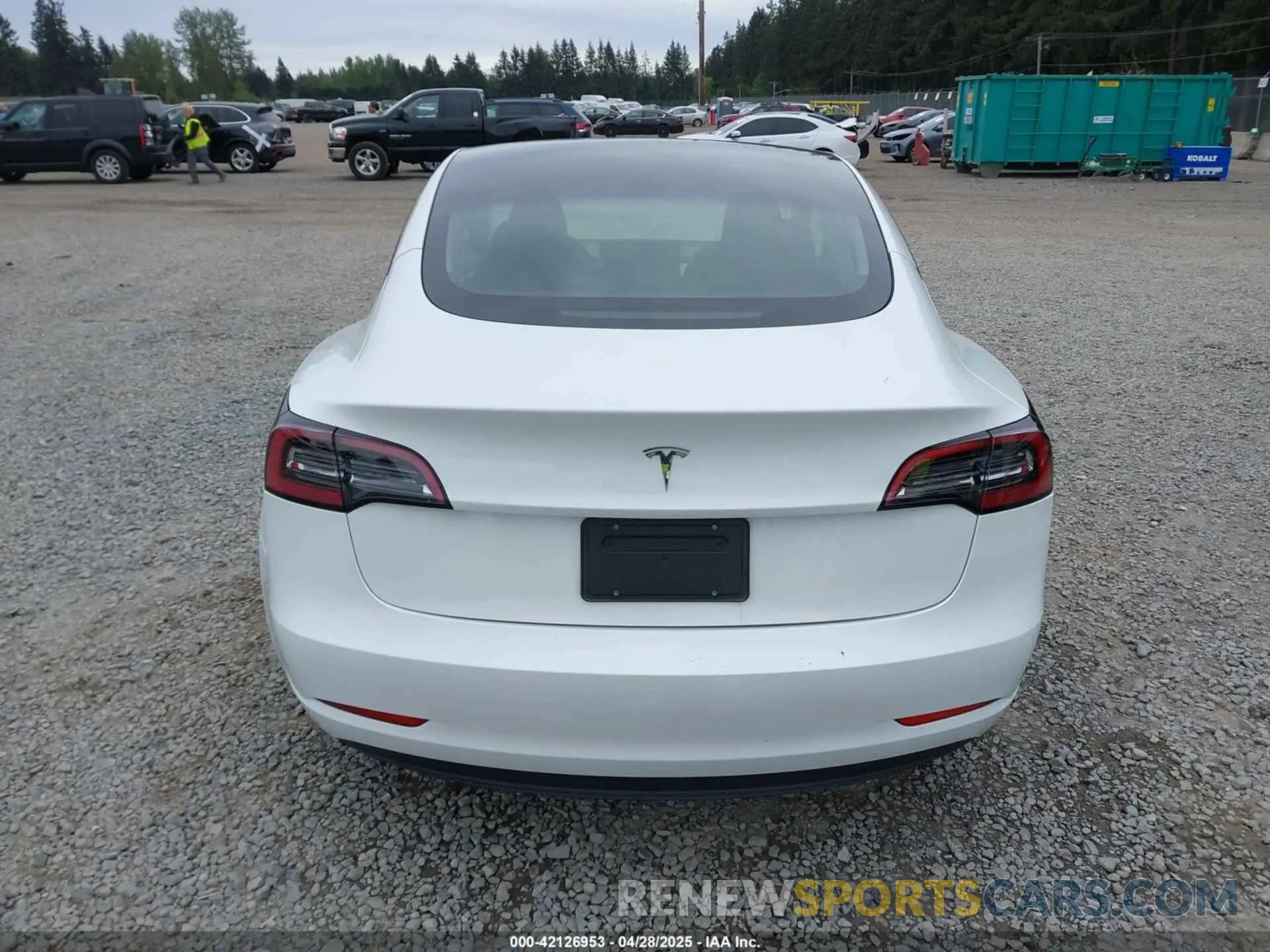 17 Фотография поврежденного автомобиля 5YJ3E1EAXPF611882 TESLA MODEL 3 2023
