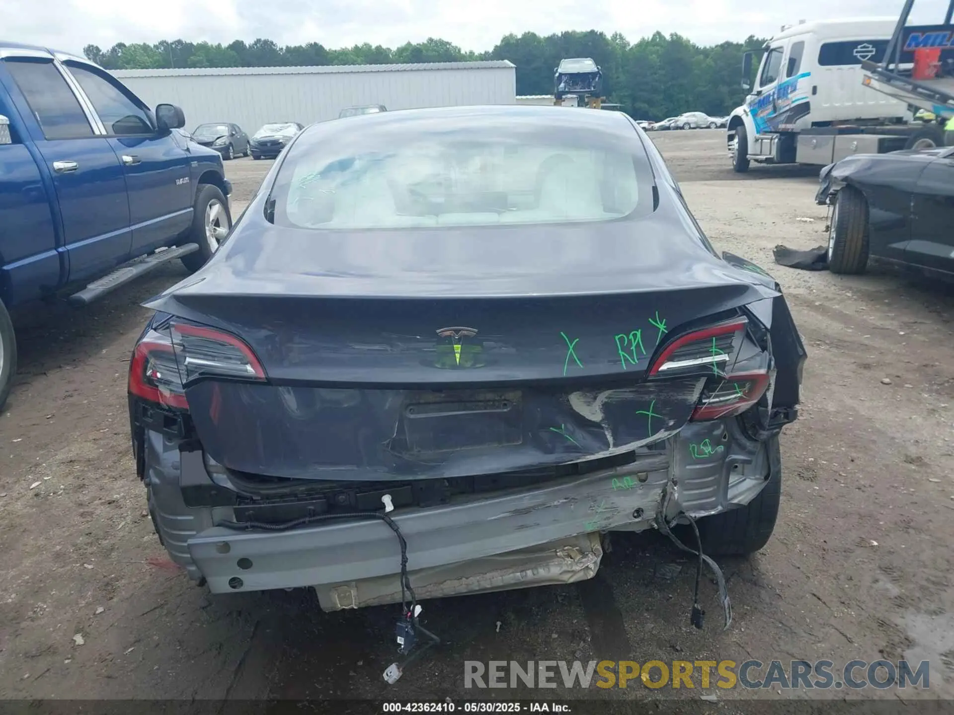 17 Фотография поврежденного автомобиля 5YJ3E1EAXPF628911 TESLA MODEL 3 2023
