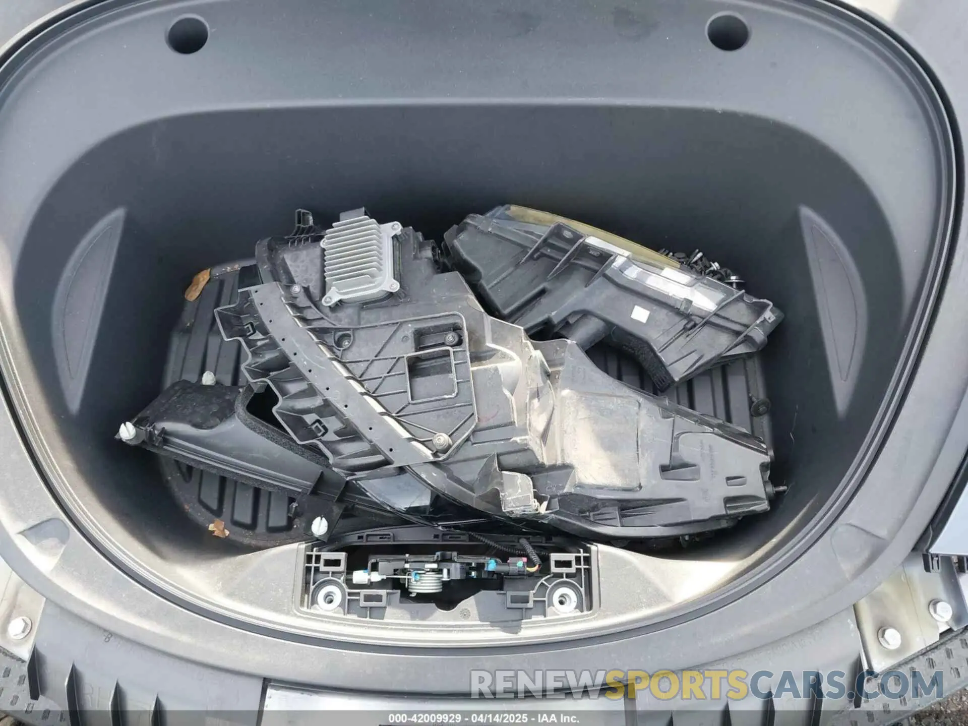10 Photograph of a damaged car 5YJ3E1EAXPF666252 TESLA MODEL 3 2023