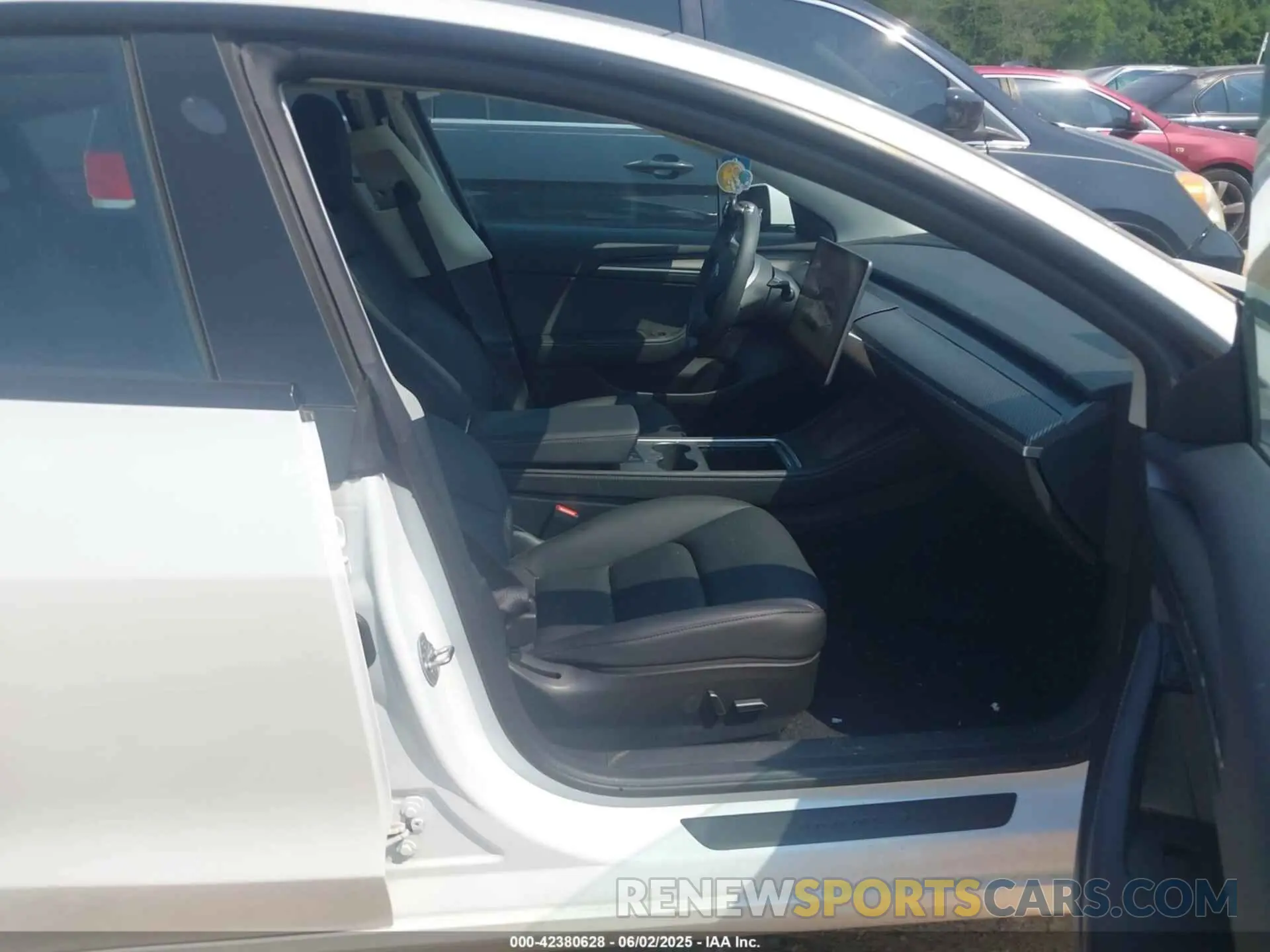 5 Фотография поврежденного автомобиля 5YJ3E1EAXPF686095 TESLA MODEL 3 2023