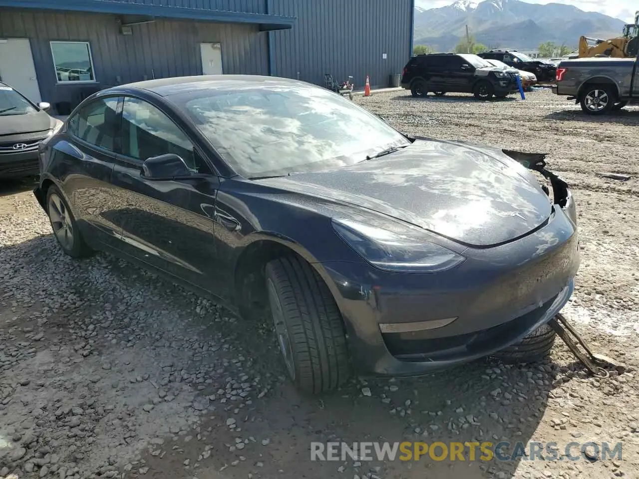 4 Фотография поврежденного автомобиля 5YJ3E1EAXPF708001 TESLA MODEL 3 2023