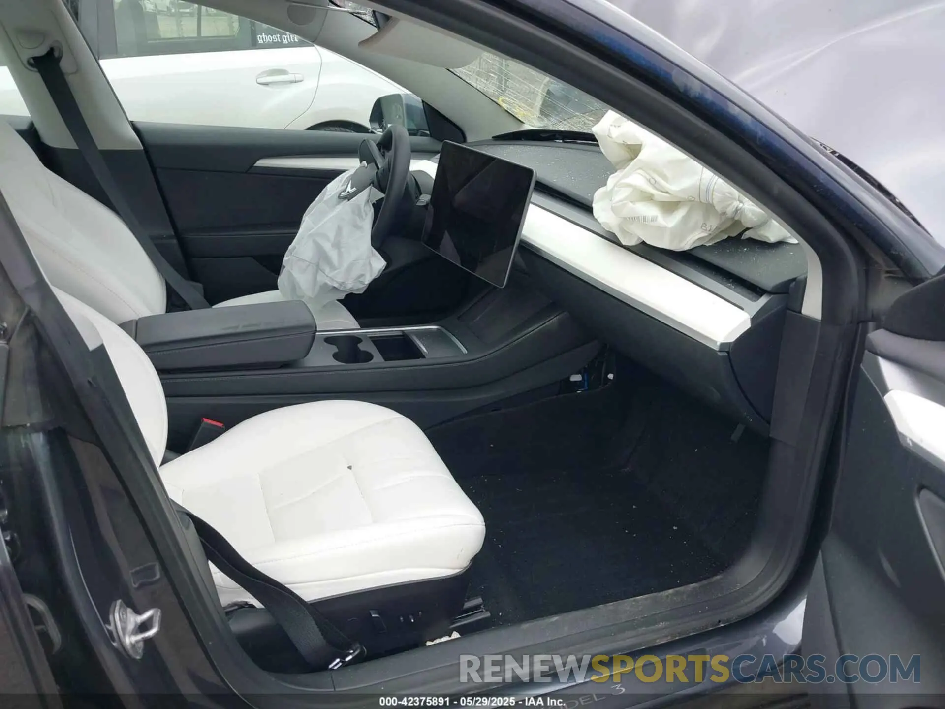 5 Photograph of a damaged car 5YJ3E1EB0PF389992 TESLA MODEL 3 2023