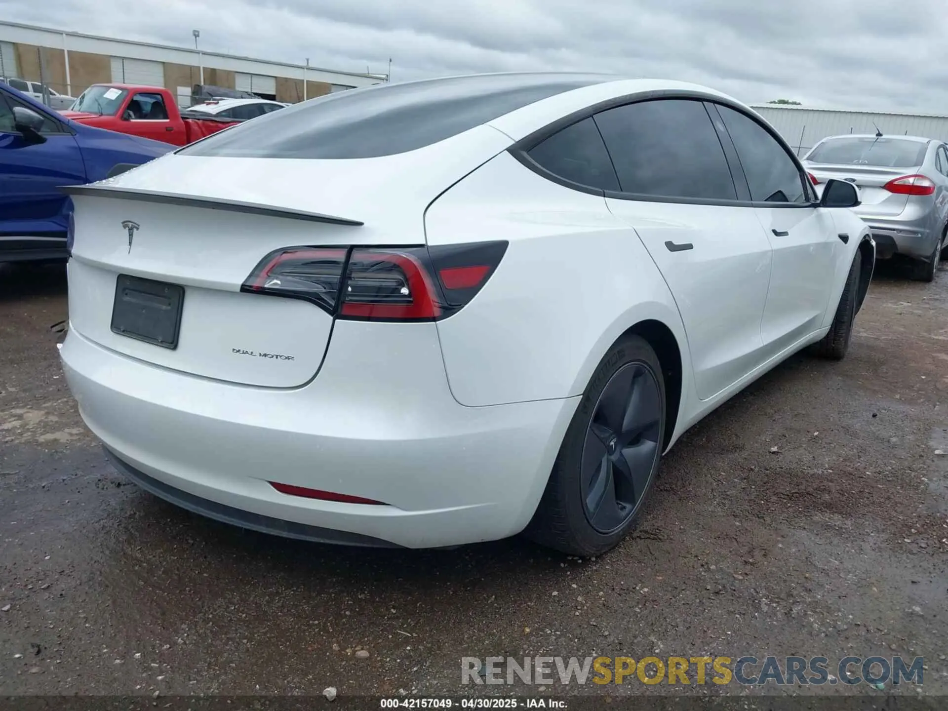 4 Фотография поврежденного автомобиля 5YJ3E1EB0PF596303 TESLA MODEL 3 2023