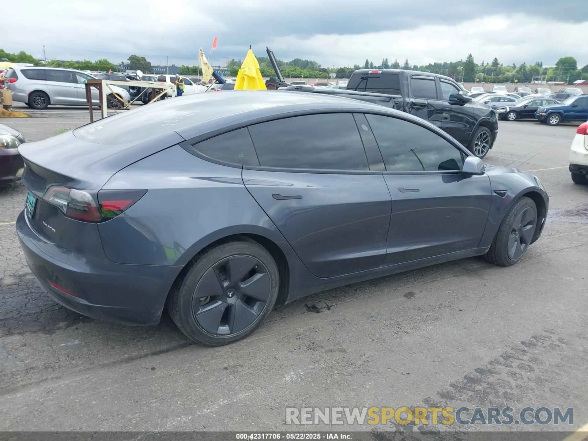 4 Фотография поврежденного автомобиля 5YJ3E1EB1PF391590 TESLA MODEL 3 2023