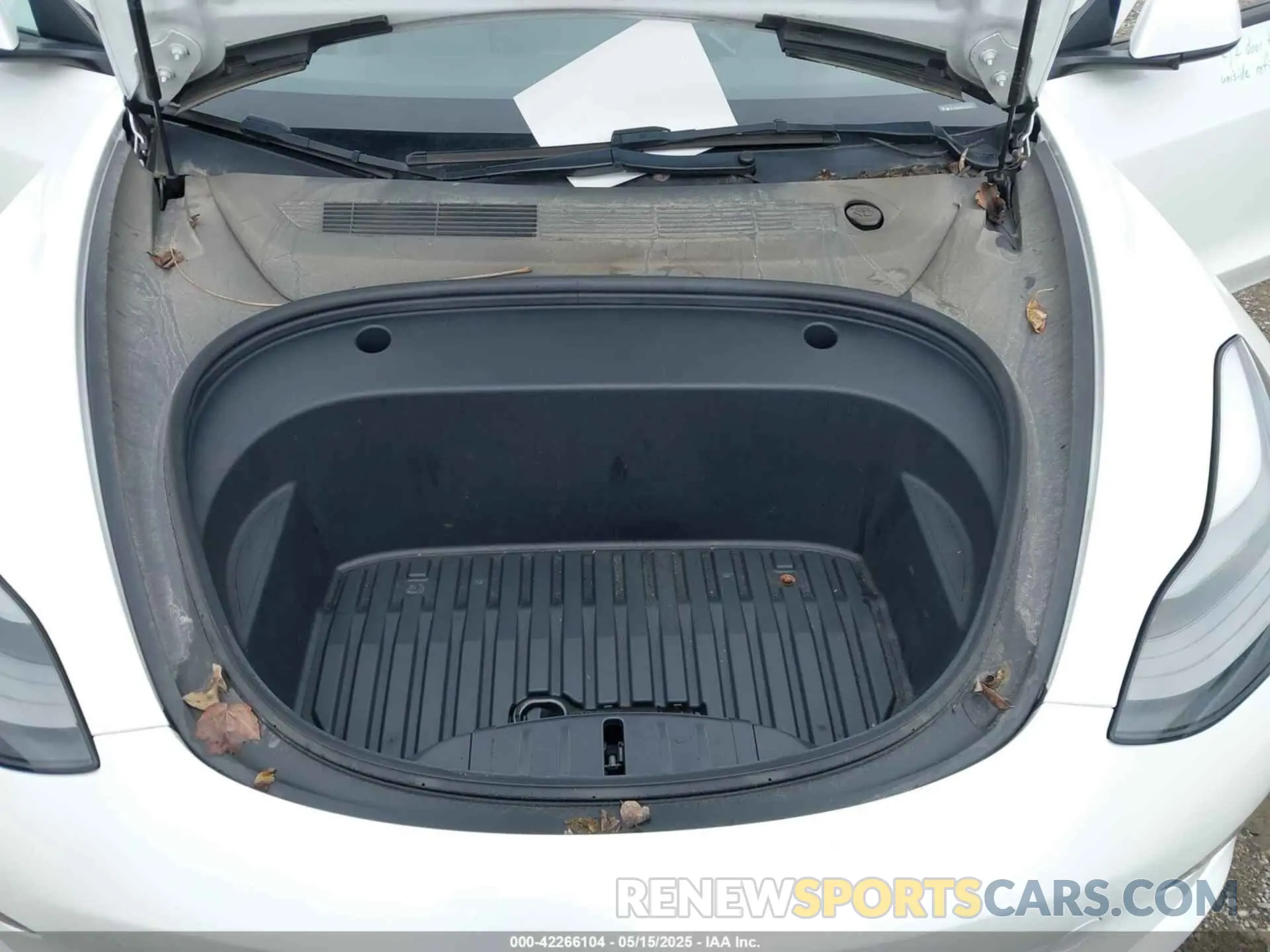 10 Photograph of a damaged car 5YJ3E1EB1PF393193 TESLA MODEL 3 2023