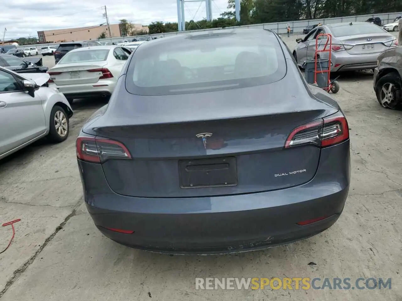 6 Фотография поврежденного автомобиля 5YJ3E1EB1PF634072 TESLA MODEL 3 2023