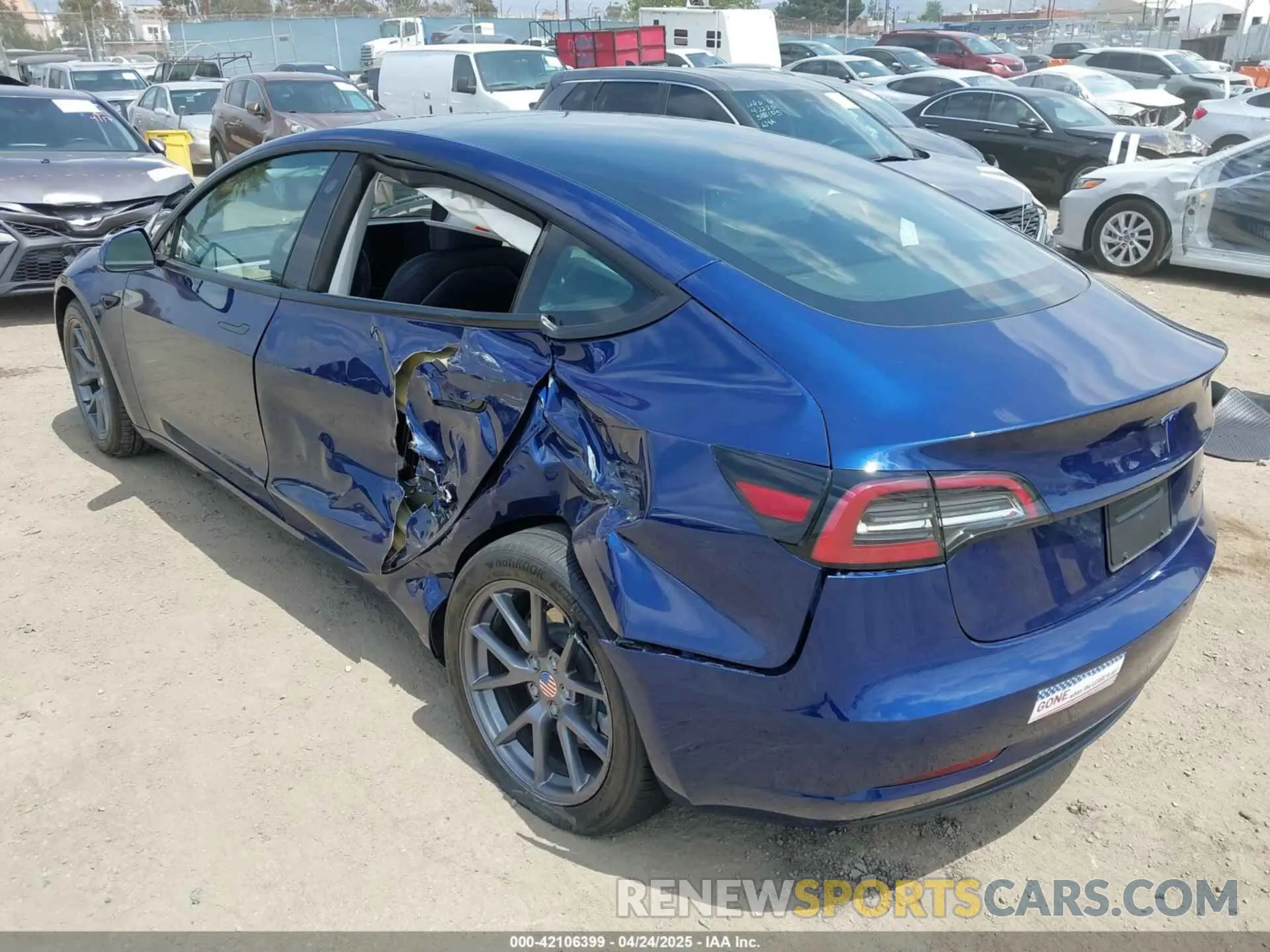 3 Фотография поврежденного автомобиля 5YJ3E1EB1PF667685 TESLA MODEL 3 2023