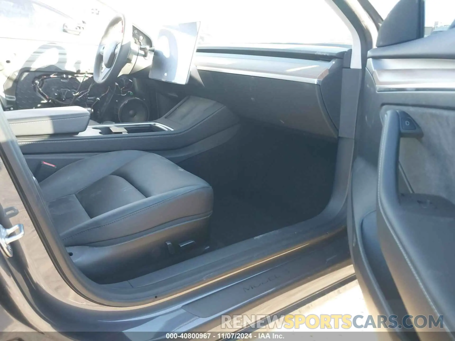 5 Photograph of a damaged car 5YJ3E1EB2PF628541 TESLA MODEL 3 2023