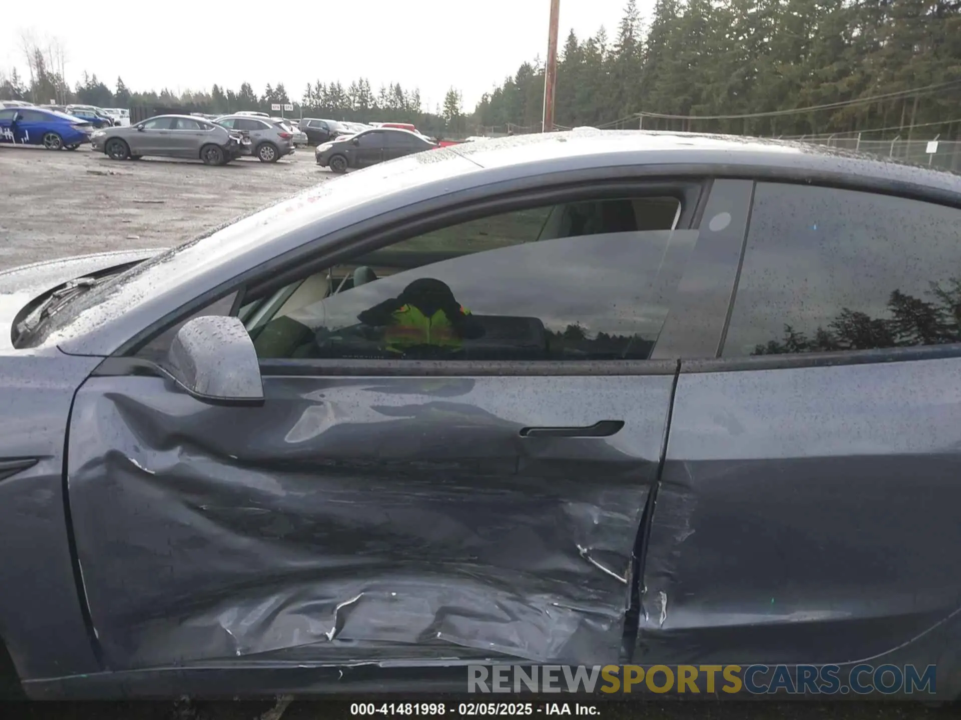 14 Photograph of a damaged car 5YJ3E1EB2PF637191 TESLA MODEL 3 2023