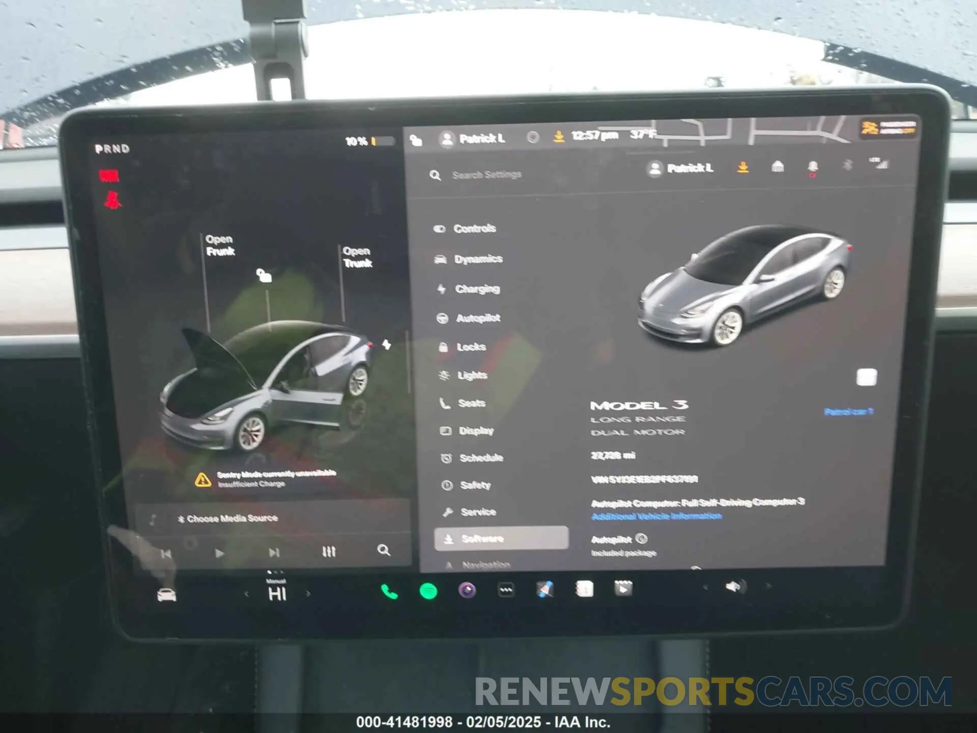 18 Photograph of a damaged car 5YJ3E1EB2PF637191 TESLA MODEL 3 2023