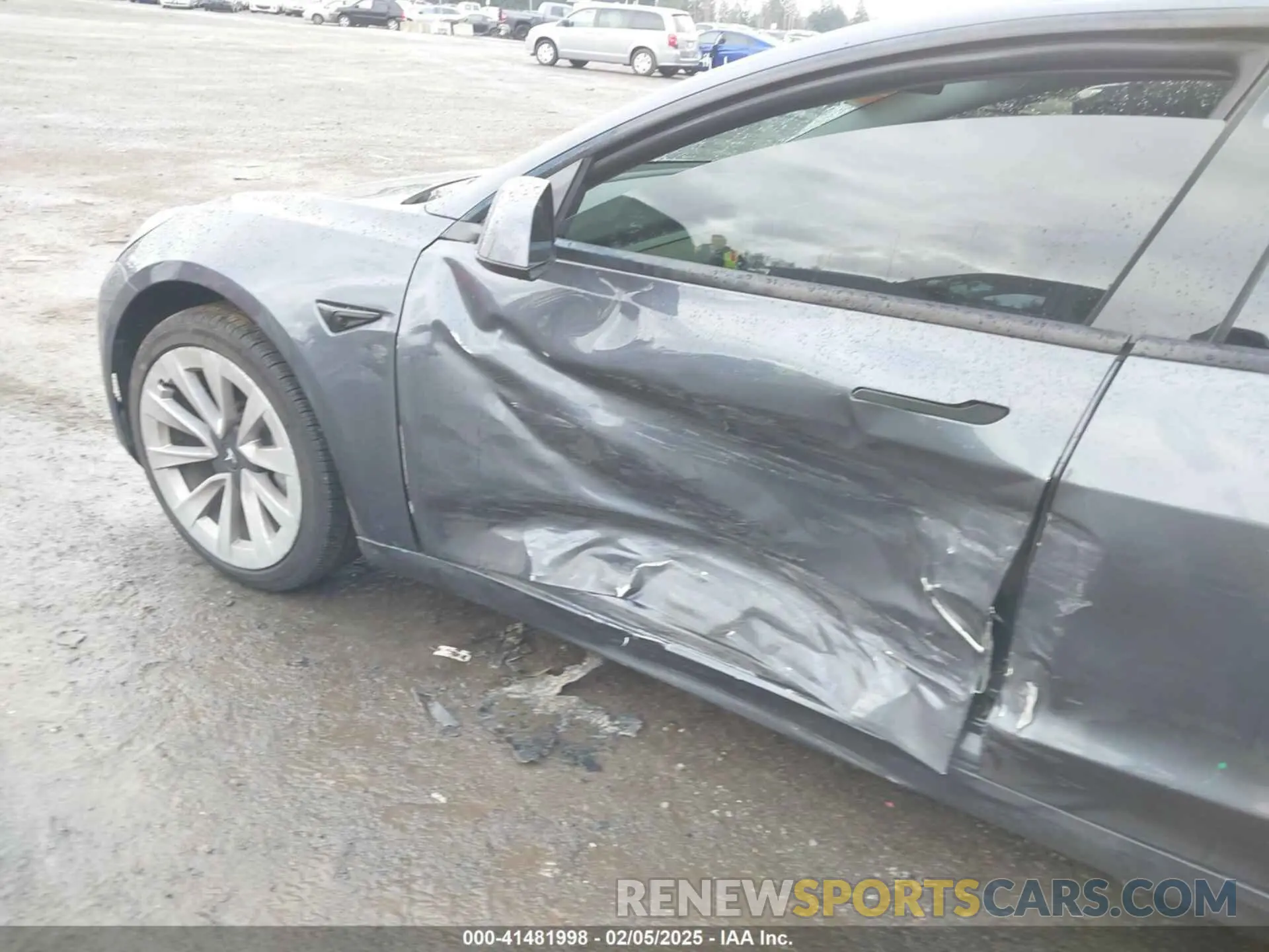 19 Photograph of a damaged car 5YJ3E1EB2PF637191 TESLA MODEL 3 2023